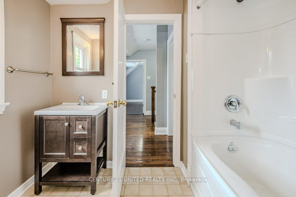 Photo 26 of 84 Glenridge Avenue, St. Catharines, Old Glenridge — HOMEH