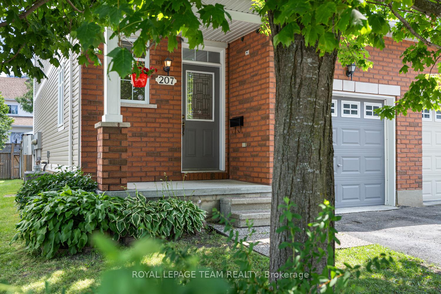 Photo 2 of 207 Portrush Avenue, Ottawa, Barrhaven - Longfields — HOMEH