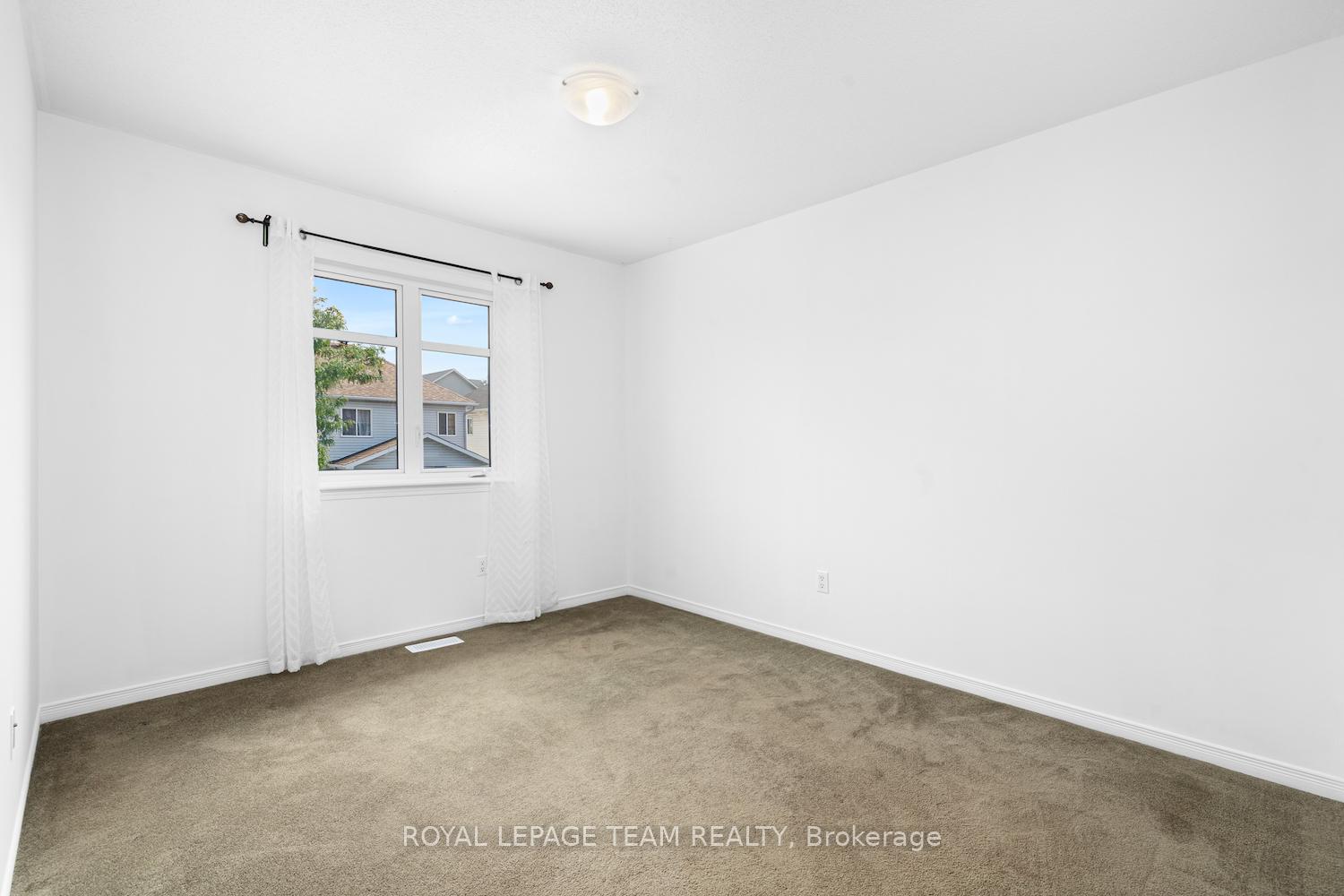 Photo 32 of 207 Portrush Avenue, Ottawa, Barrhaven - Longfields — HOMEH