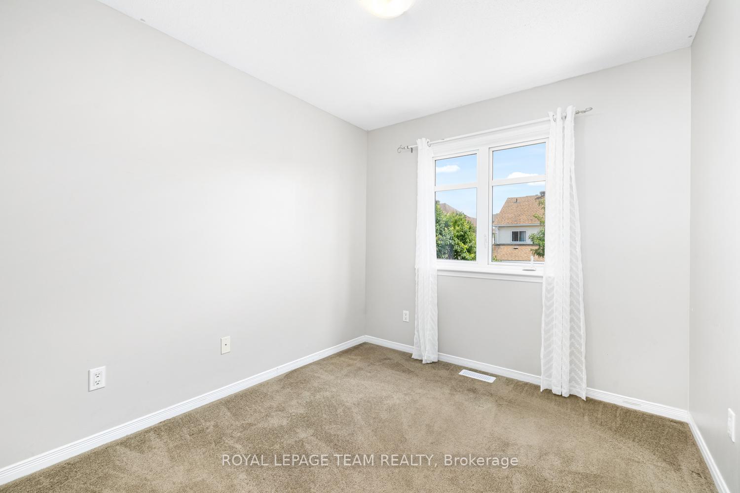 Photo 33 of 207 Portrush Avenue, Ottawa, Barrhaven - Longfields — HOMEH