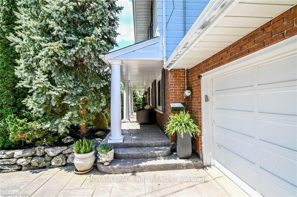 Photo 4 of 51 Royal York Road, St. Catharines, Lakeshore — HOMEH
