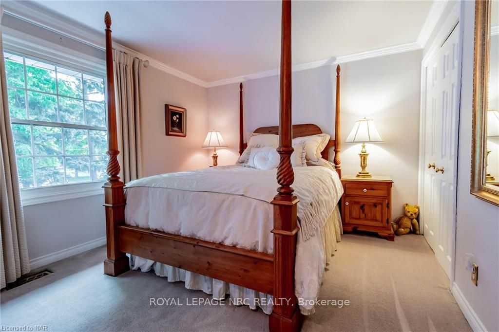 Photo 10 of 51 Royal York Road, St. Catharines, Lakeshore — HOMEH