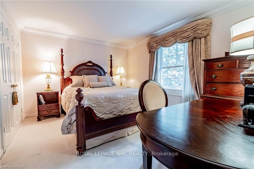 Photo 11 of 51 Royal York Road, St. Catharines, Lakeshore — HOMEH