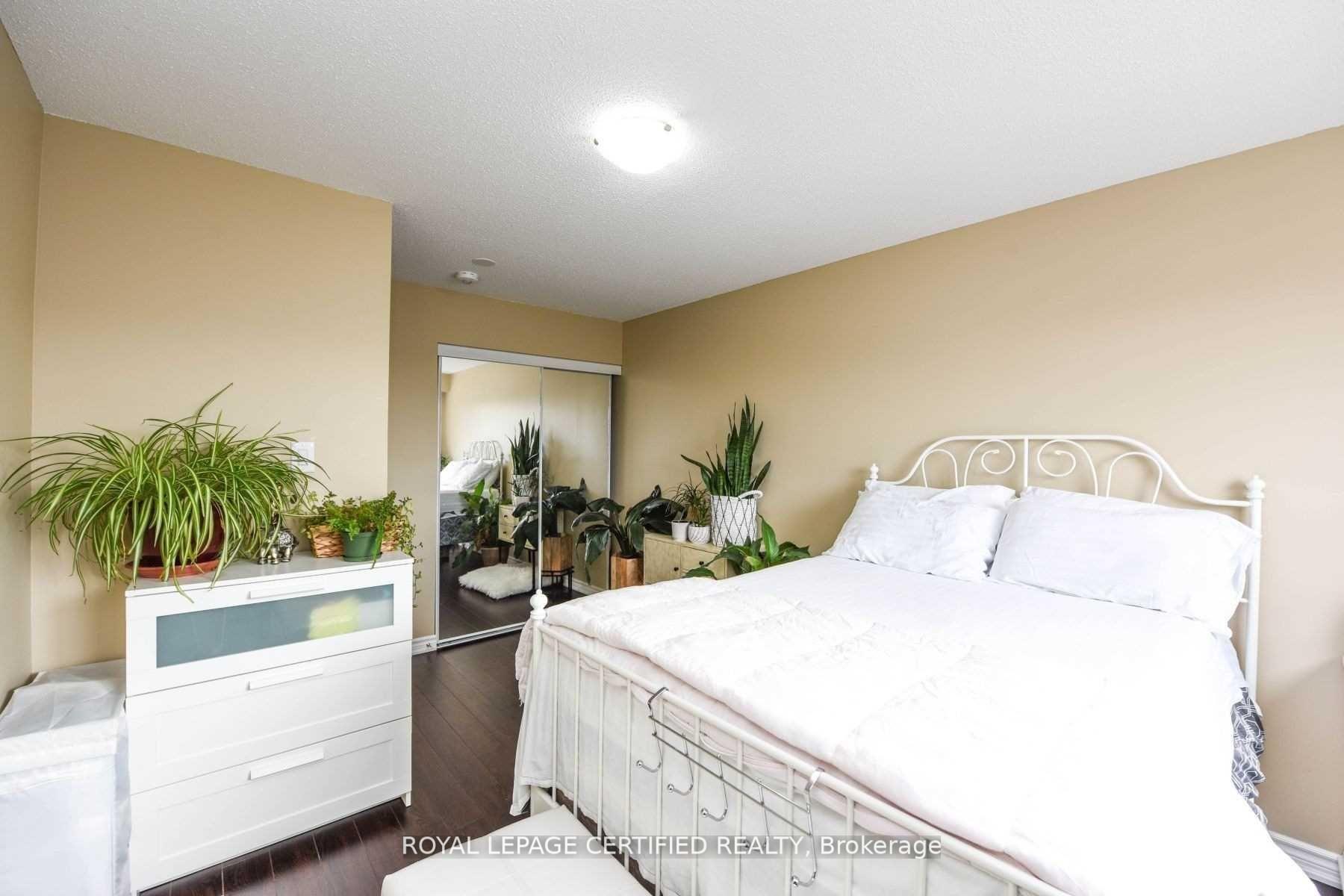 Photo 14 of 87 Newlyn Crescent, Brampton, Brampton North — HOMEH