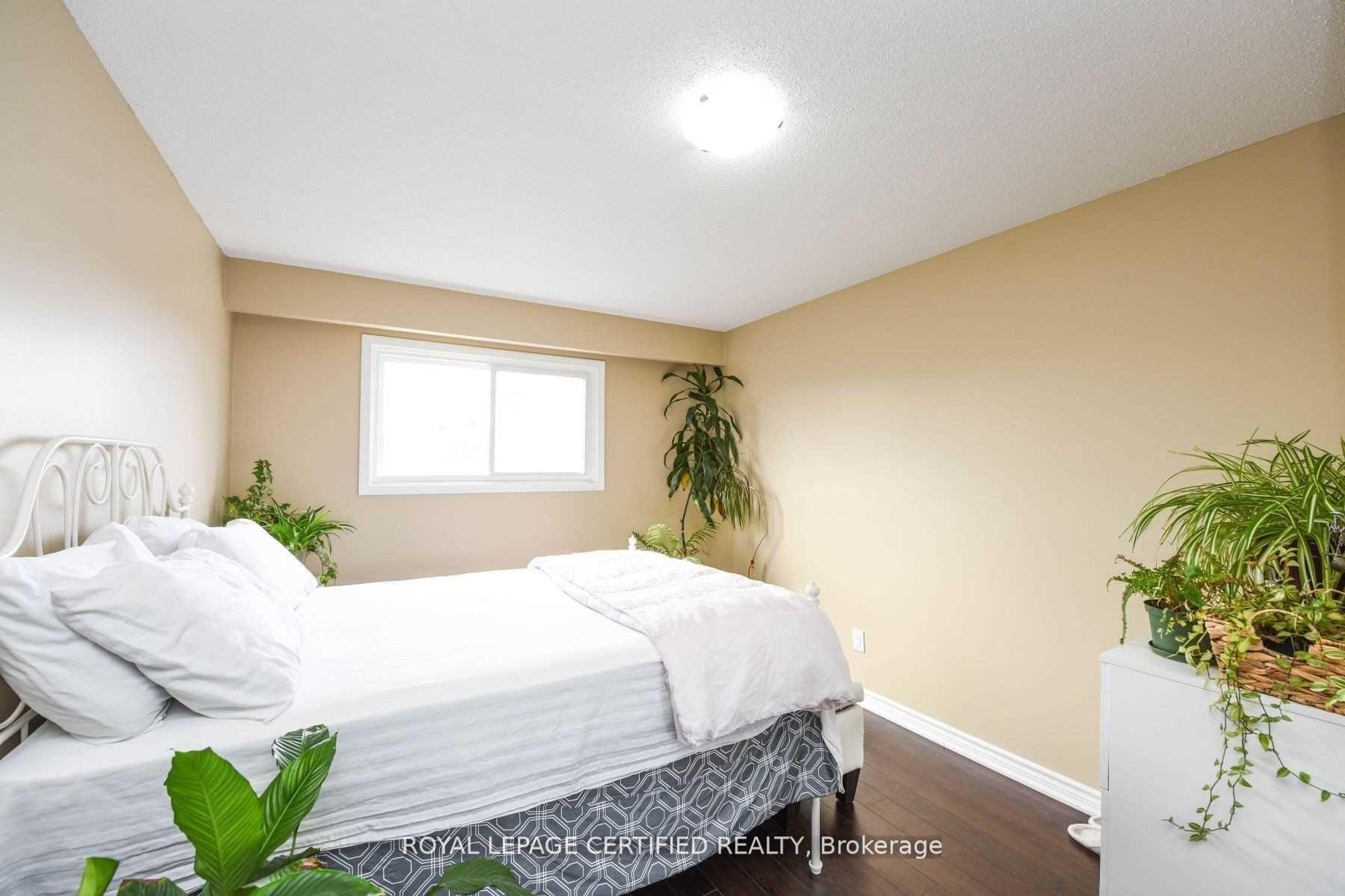Photo 15 of 87 Newlyn Crescent, Brampton, Brampton North — HOMEH