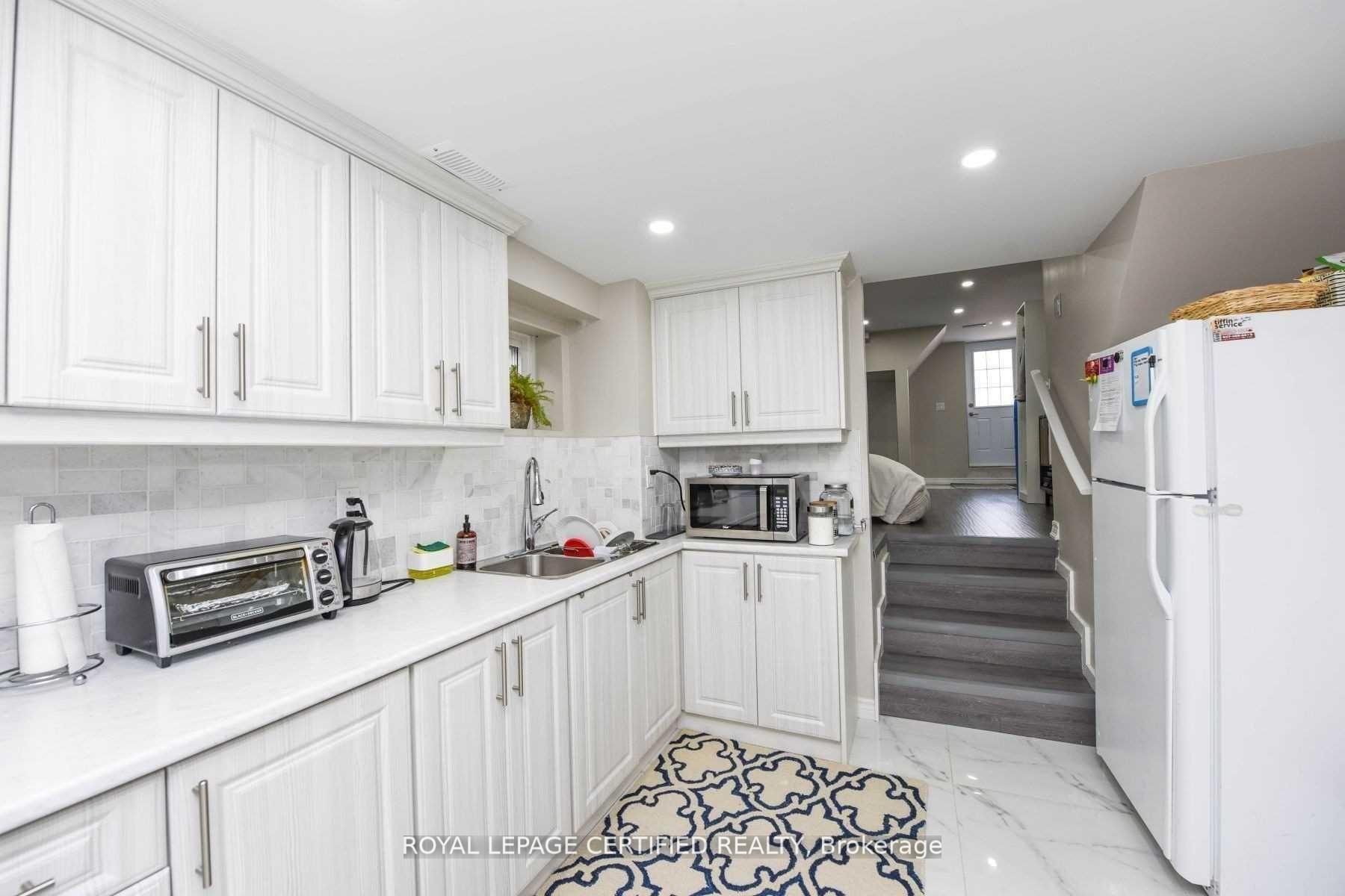 Photo 17 of 87 Newlyn Crescent, Brampton, Brampton North — HOMEH