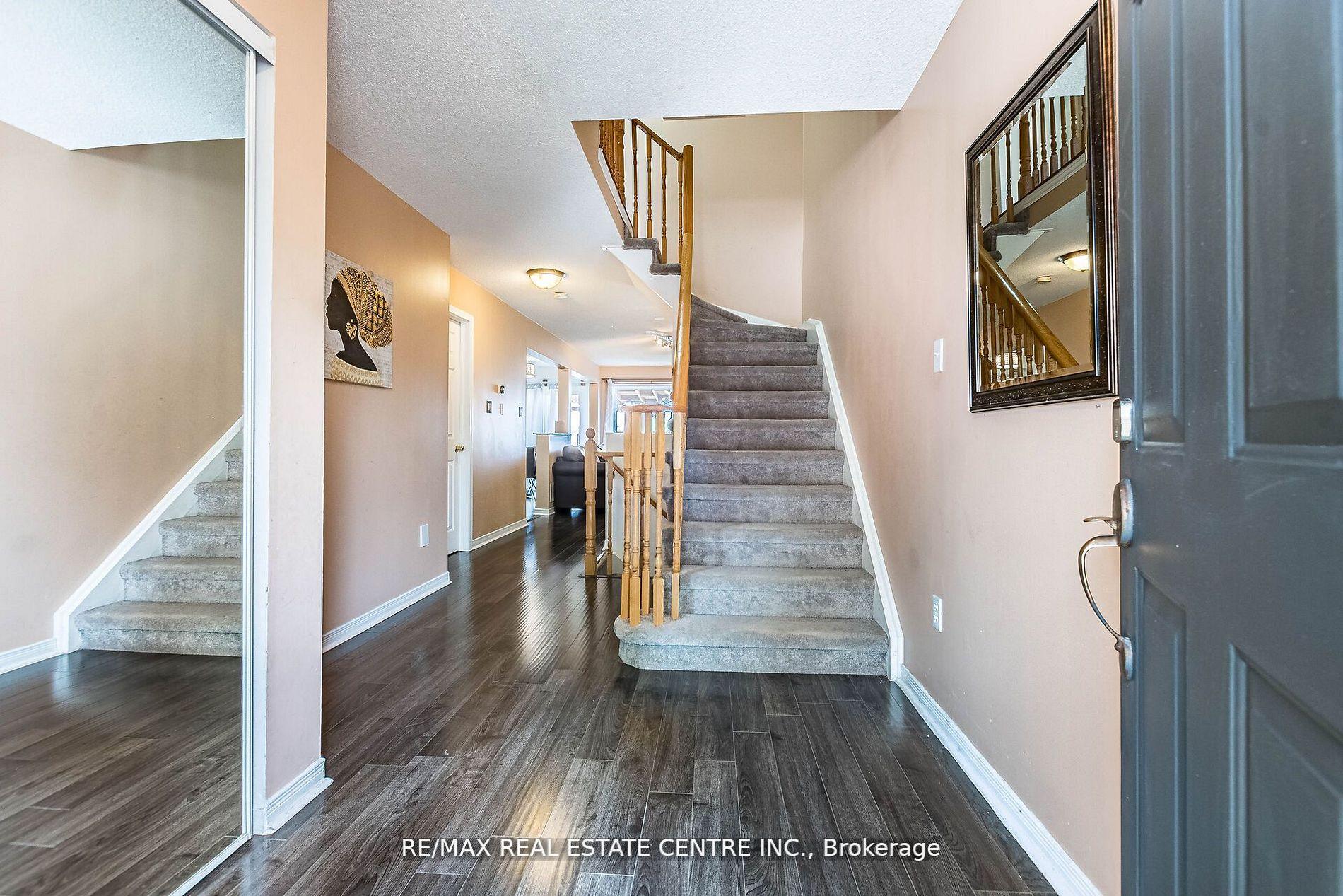 Photo 4 of 17 Coppermill Drive, Brampton, Northwest Sandalwood Parkway — HOMEH