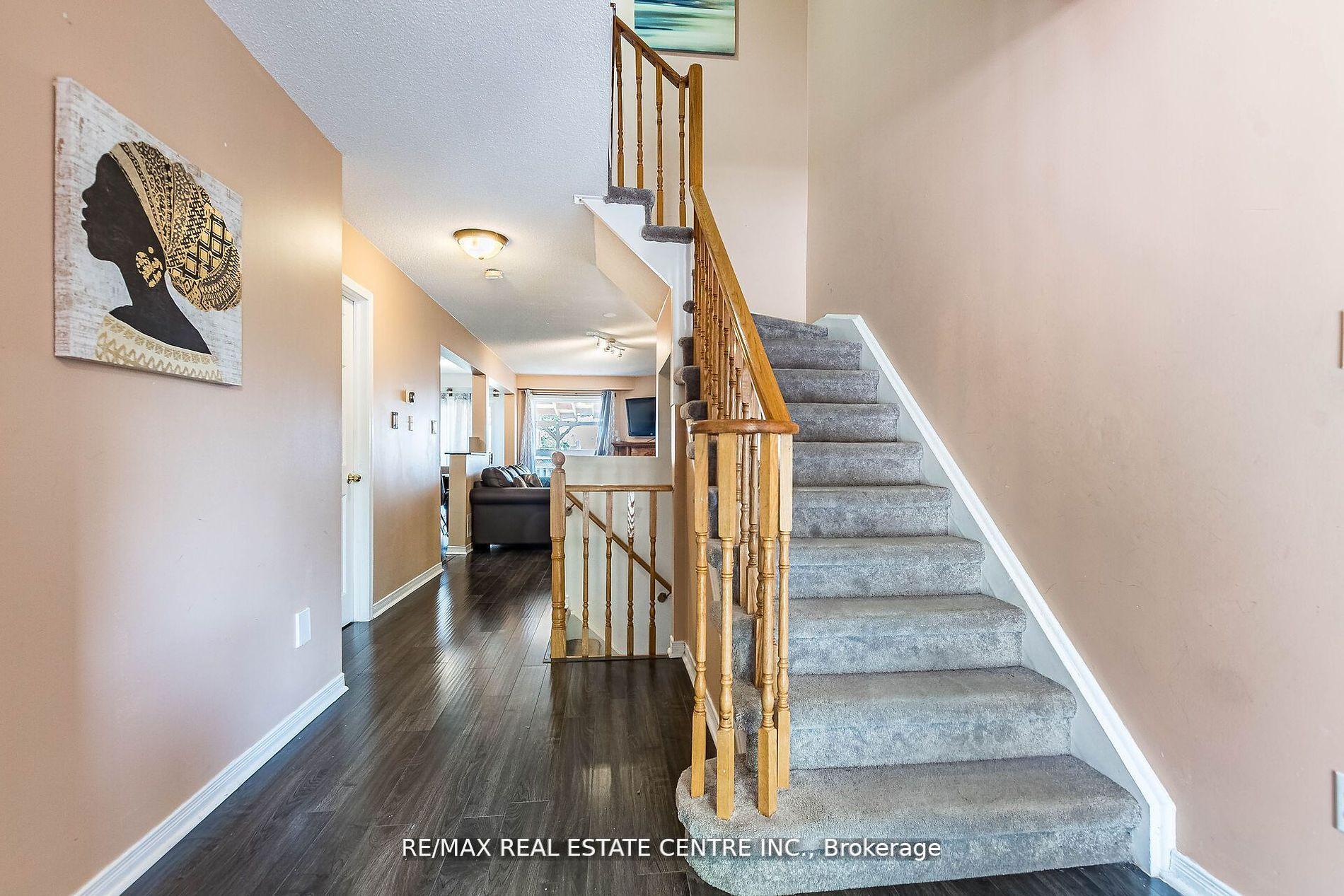 Photo 5 of 17 Coppermill Drive, Brampton, Northwest Sandalwood Parkway — HOMEH