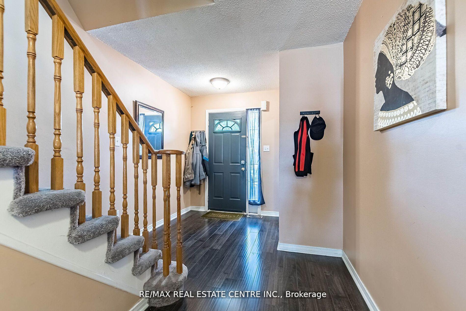 Photo 6 of 17 Coppermill Drive, Brampton, Northwest Sandalwood Parkway — HOMEH