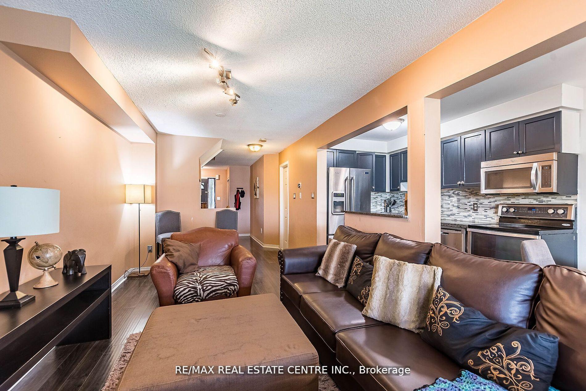 Photo 10 of 17 Coppermill Drive, Brampton, Northwest Sandalwood Parkway — HOMEH