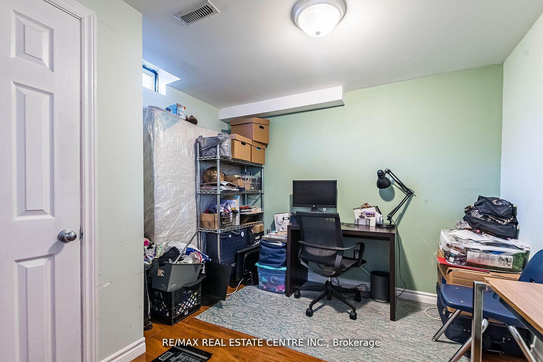 Photo 33 of 17 Coppermill Drive, Brampton, Northwest Sandalwood Parkway — HOMEH