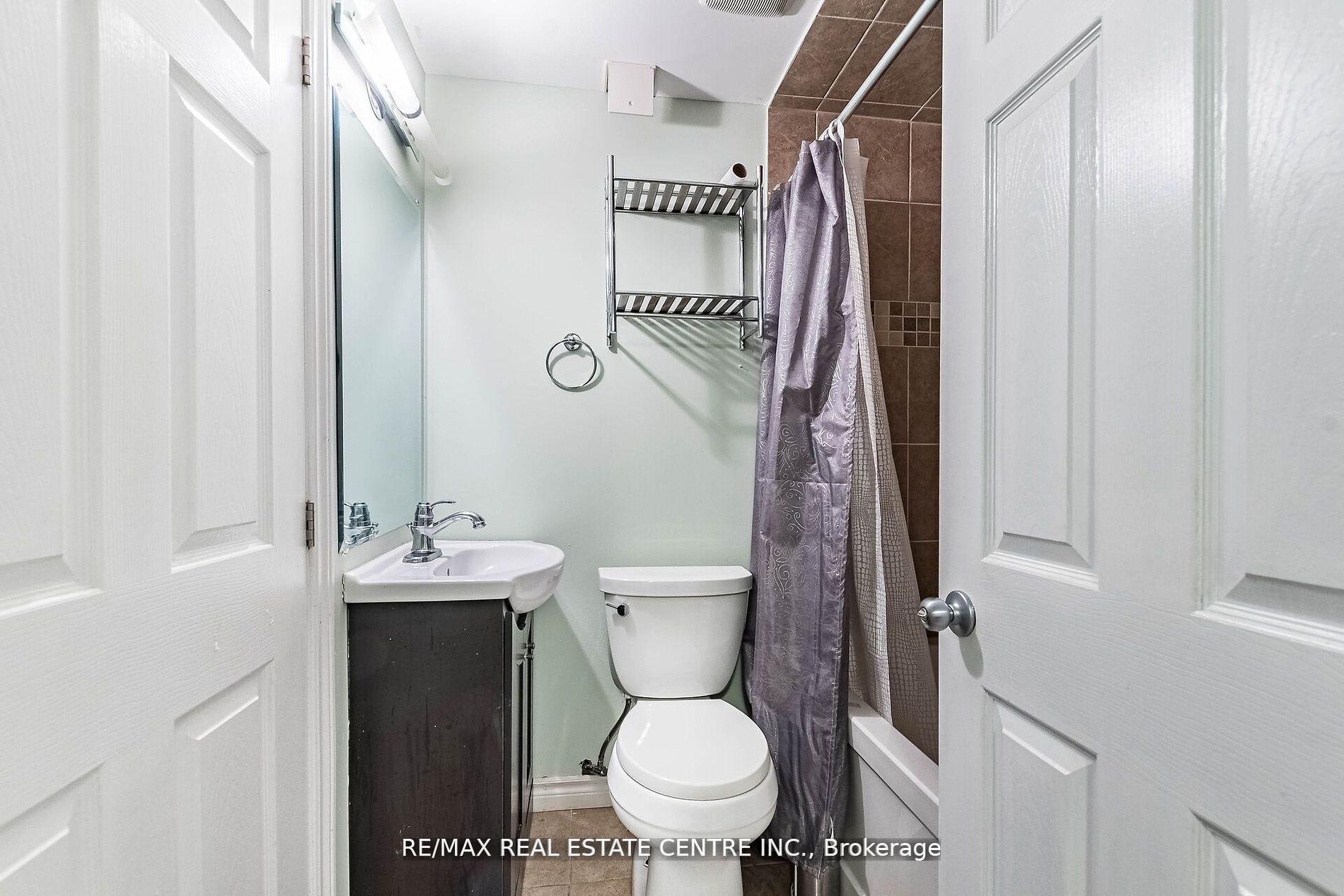 Photo 34 of 17 Coppermill Drive, Brampton, Northwest Sandalwood Parkway — HOMEH