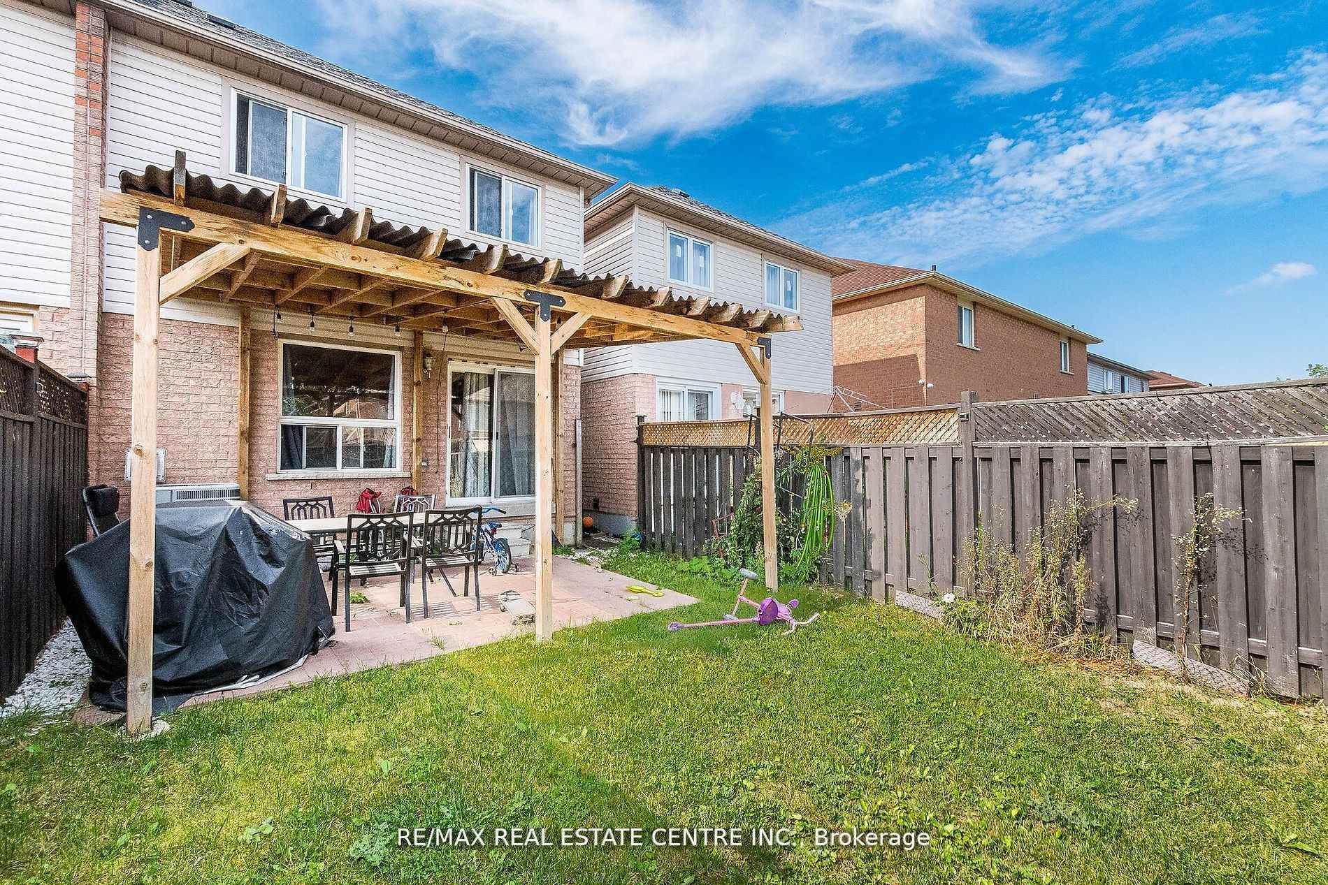 Photo 36 of 17 Coppermill Drive, Brampton, Northwest Sandalwood Parkway — HOMEH