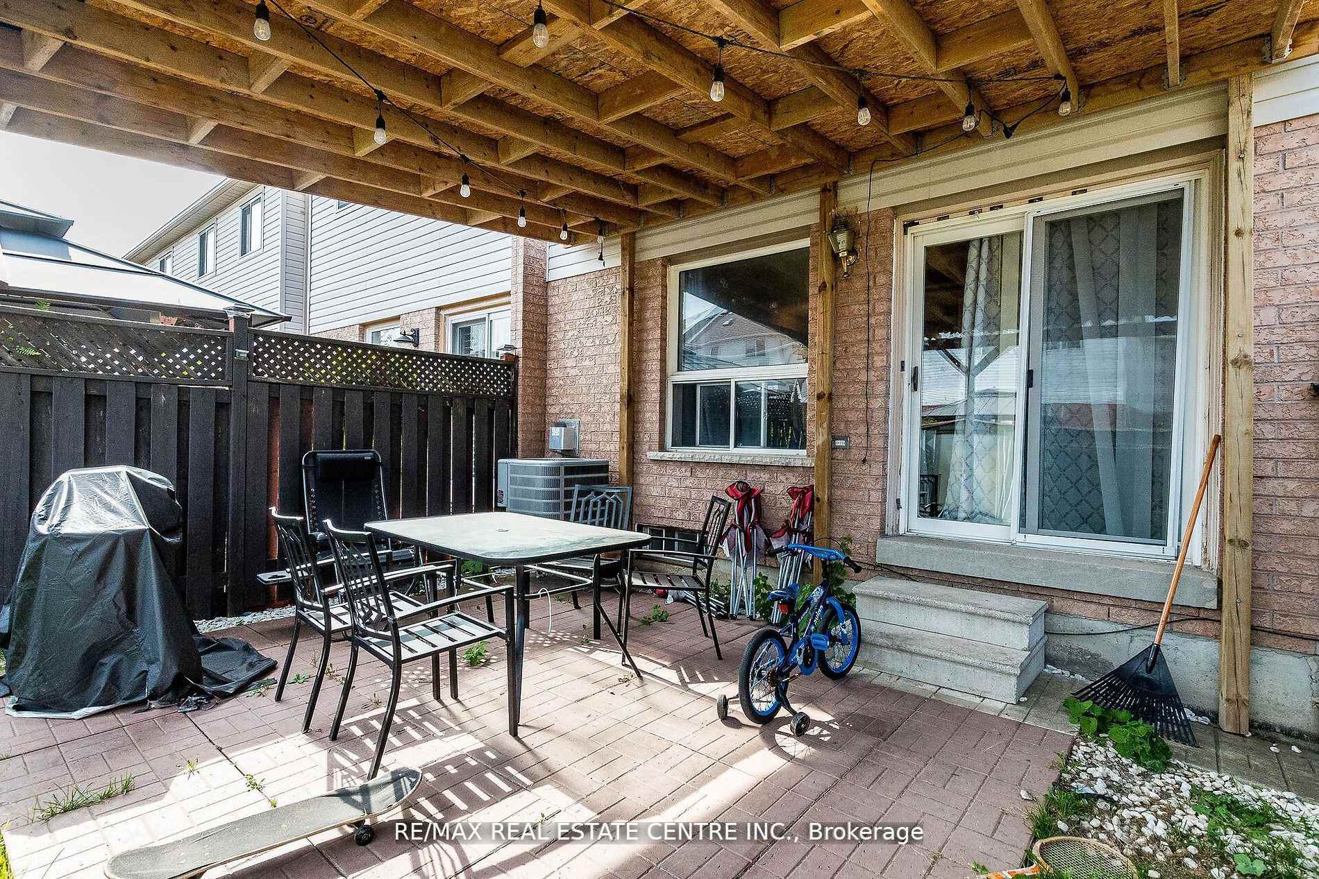 Photo 37 of 17 Coppermill Drive, Brampton, Northwest Sandalwood Parkway — HOMEH