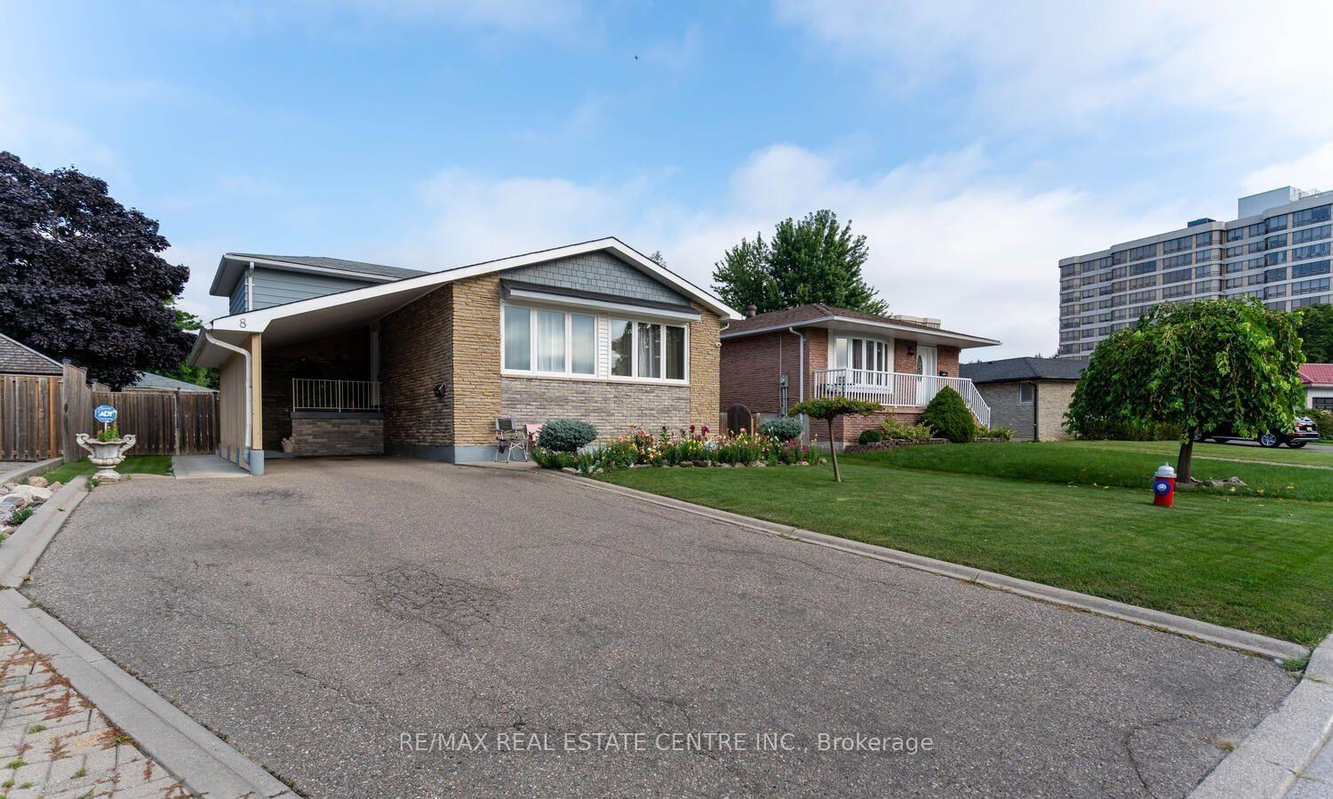 Front of 8 Edwin Drive