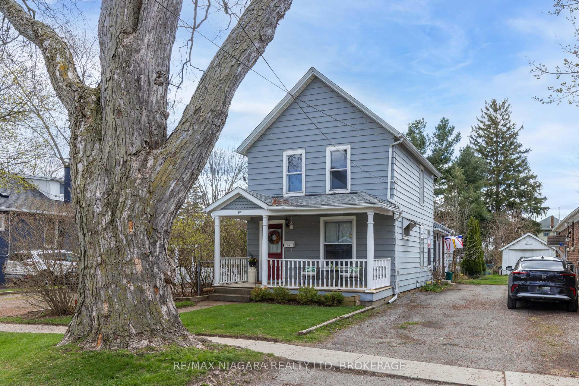 Photo 2 of 97 Dalhousie Avenue, St. Catharines, Port Dalhousie — HOMEH