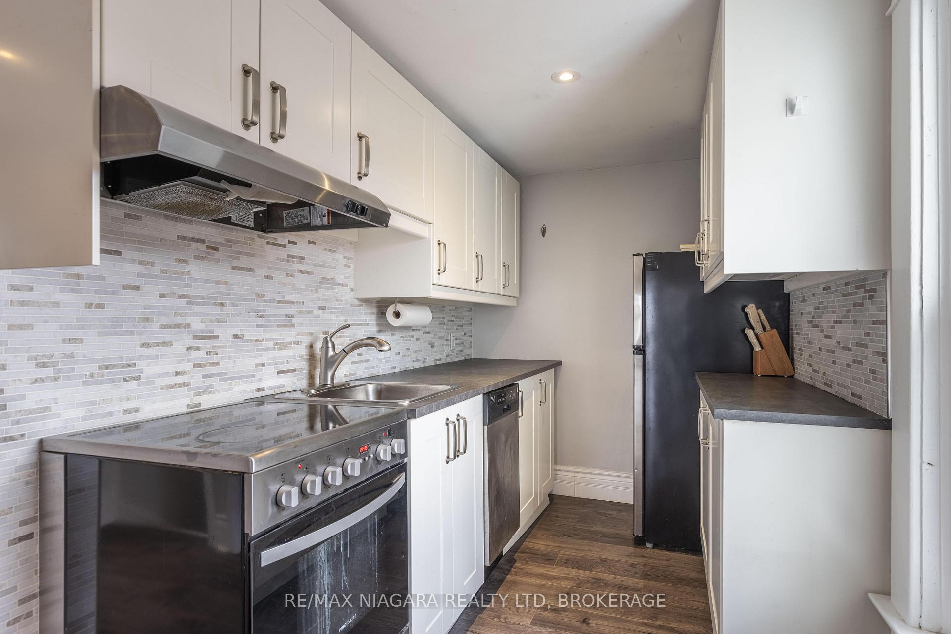 Photo 7 of 97 Dalhousie Avenue, St. Catharines, Port Dalhousie — HOMEH