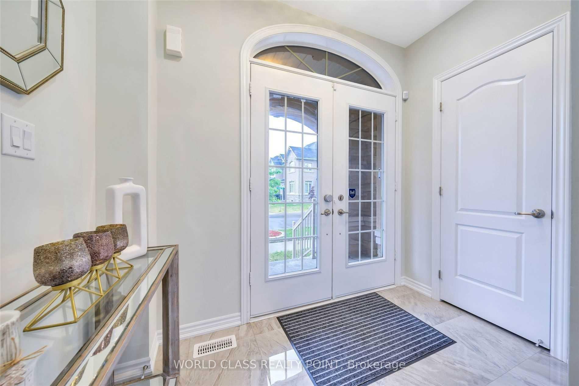 Photo 5 of 14 Loomis Road, Brampton, Northwest Brampton — HOMEH