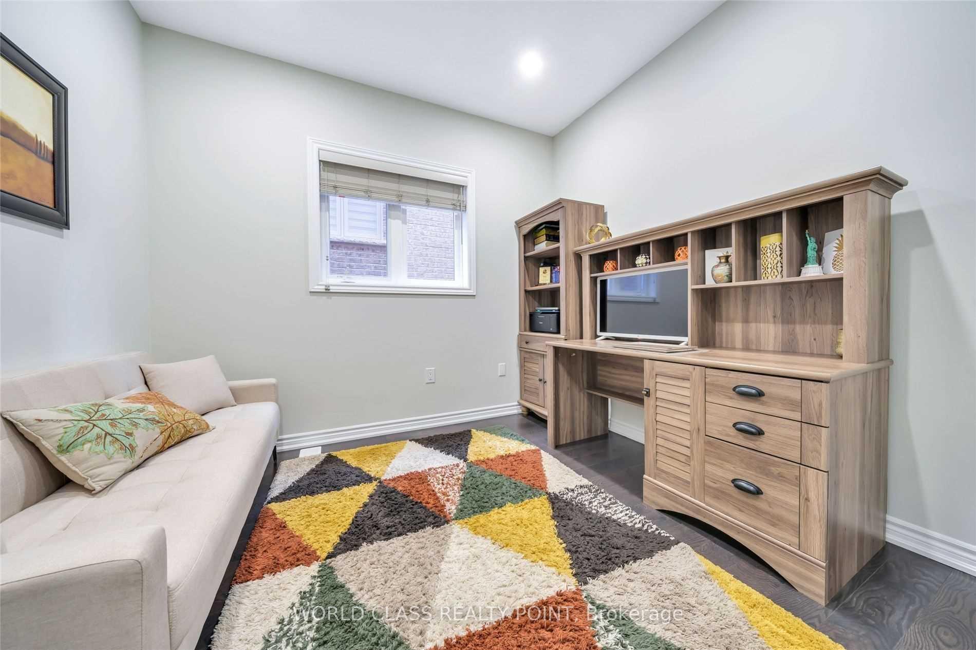 Photo 9 of 14 Loomis Road, Brampton, Northwest Brampton — HOMEH