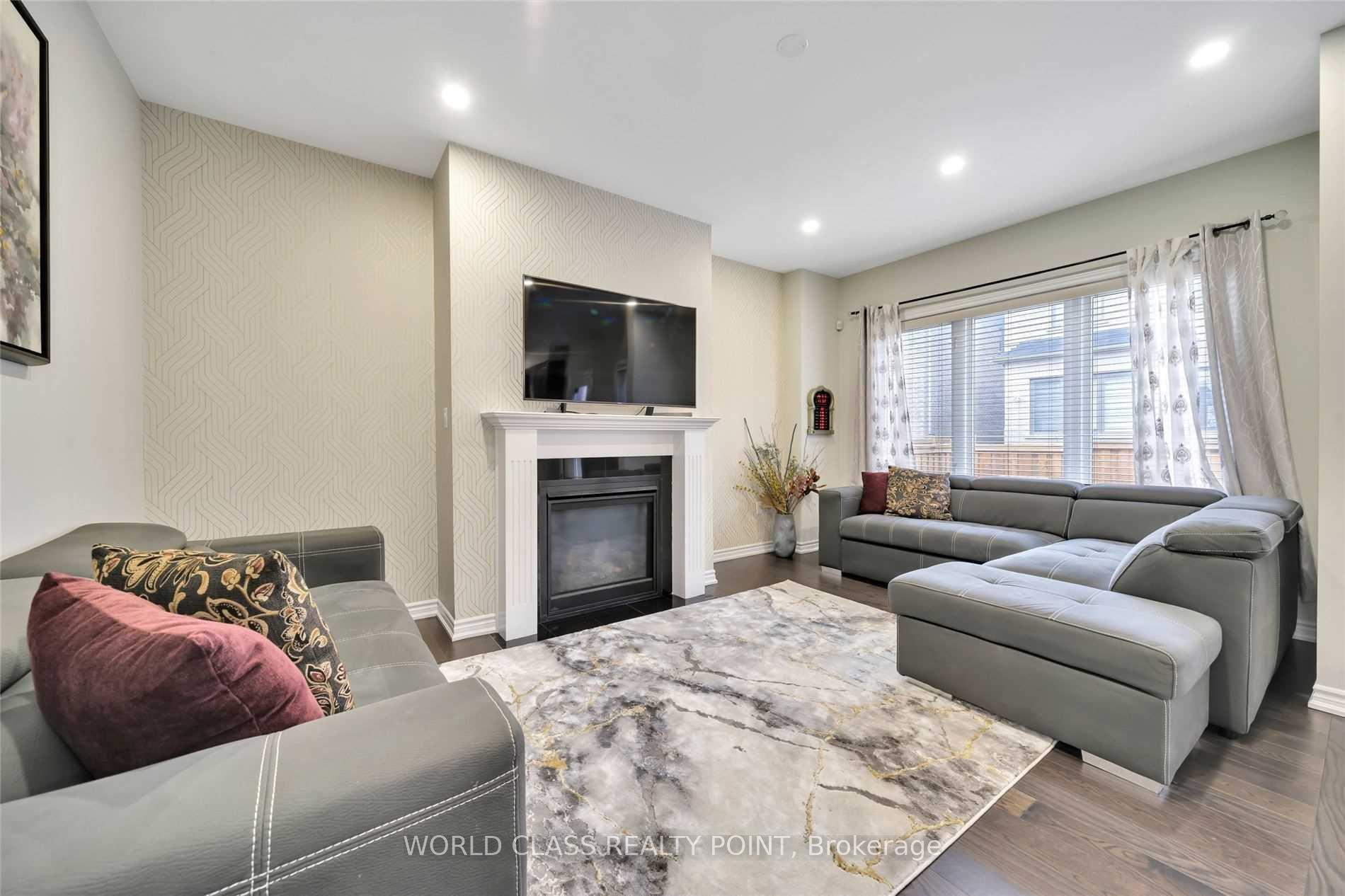 Photo 10 of 14 Loomis Road, Brampton, Northwest Brampton — HOMEH