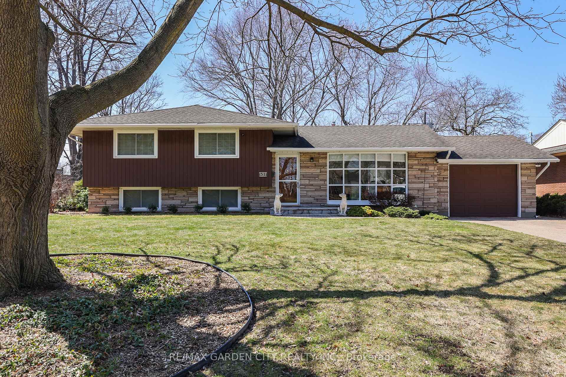 Photo 1 of 51 Richelieu Drive, St. Catharines, Vine/Linwell — HOMEH