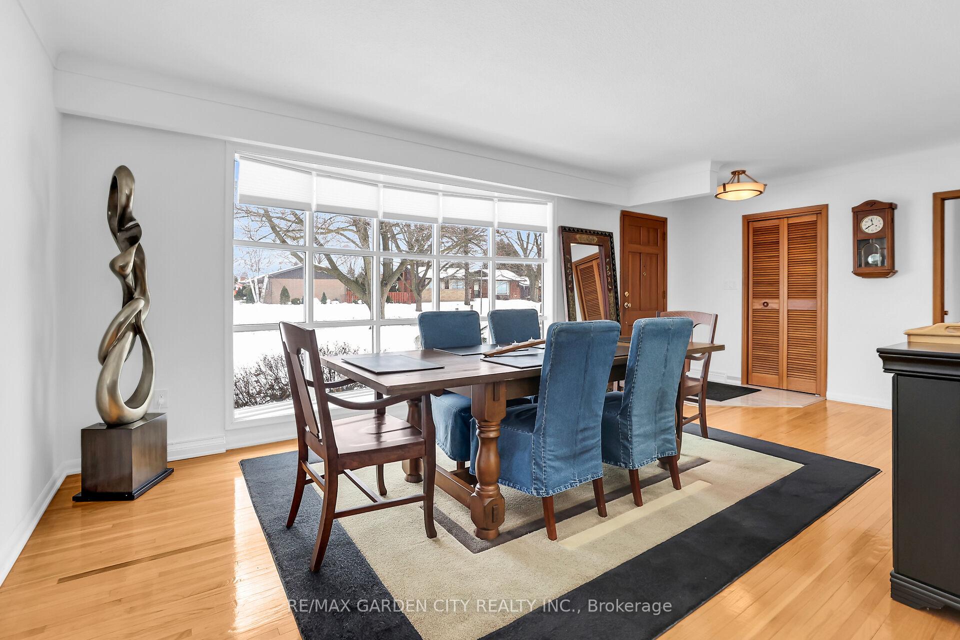Photo 5 of 51 Richelieu Drive, St. Catharines, Vine/Linwell — HOMEH