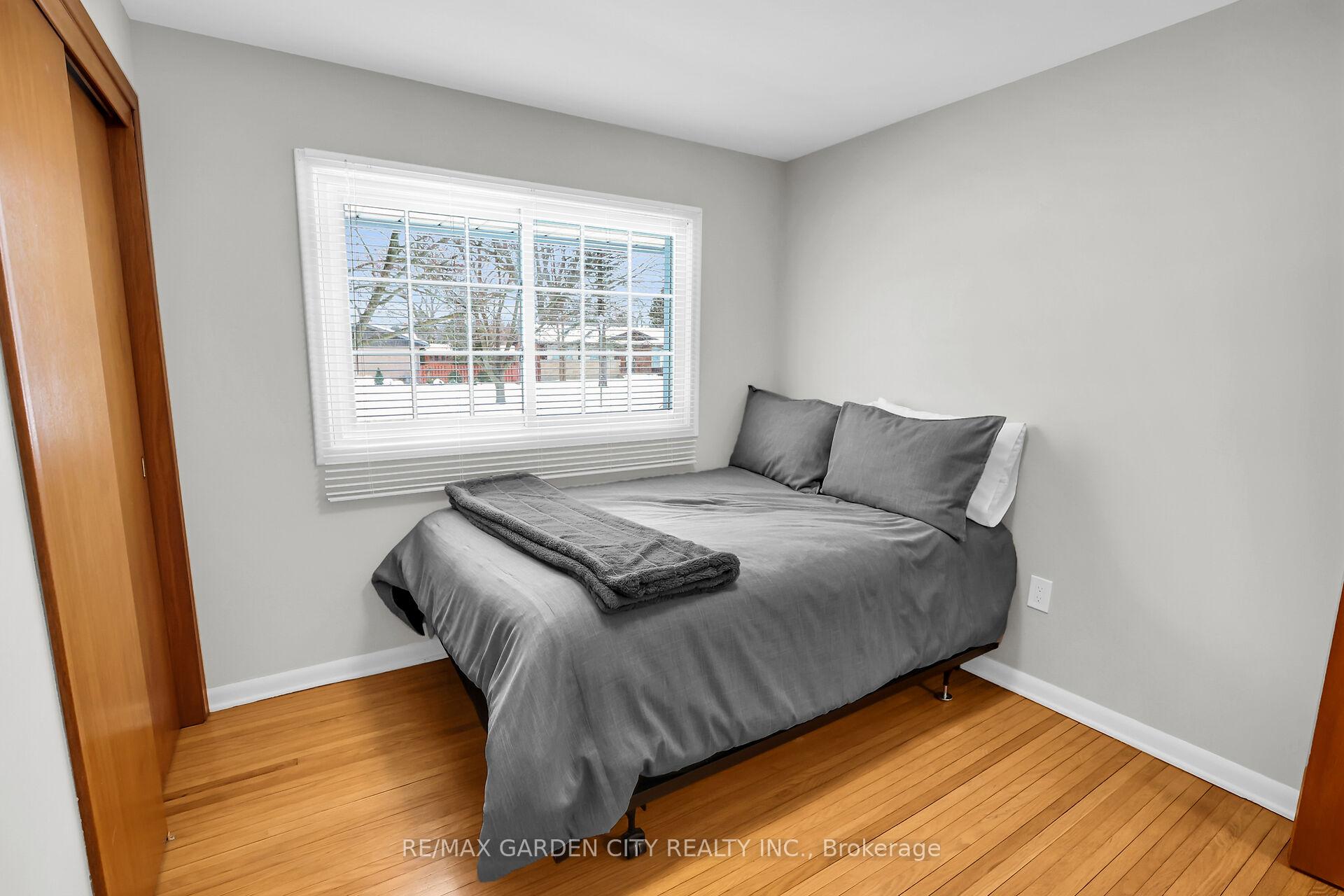 Photo 16 of 51 Richelieu Drive, St. Catharines, Vine/Linwell — HOMEH