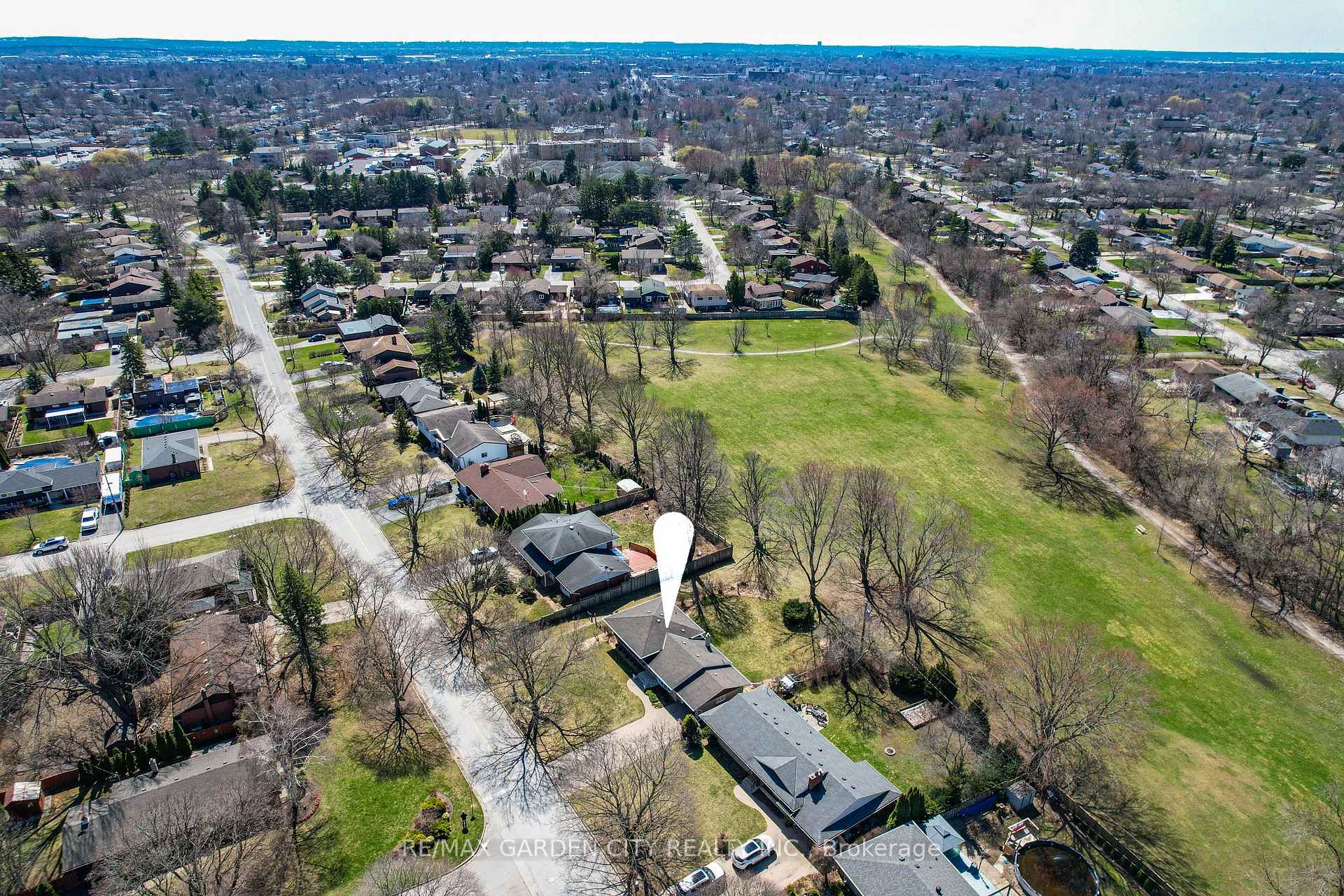 Photo 30 of 51 Richelieu Drive, St. Catharines, Vine/Linwell — HOMEH