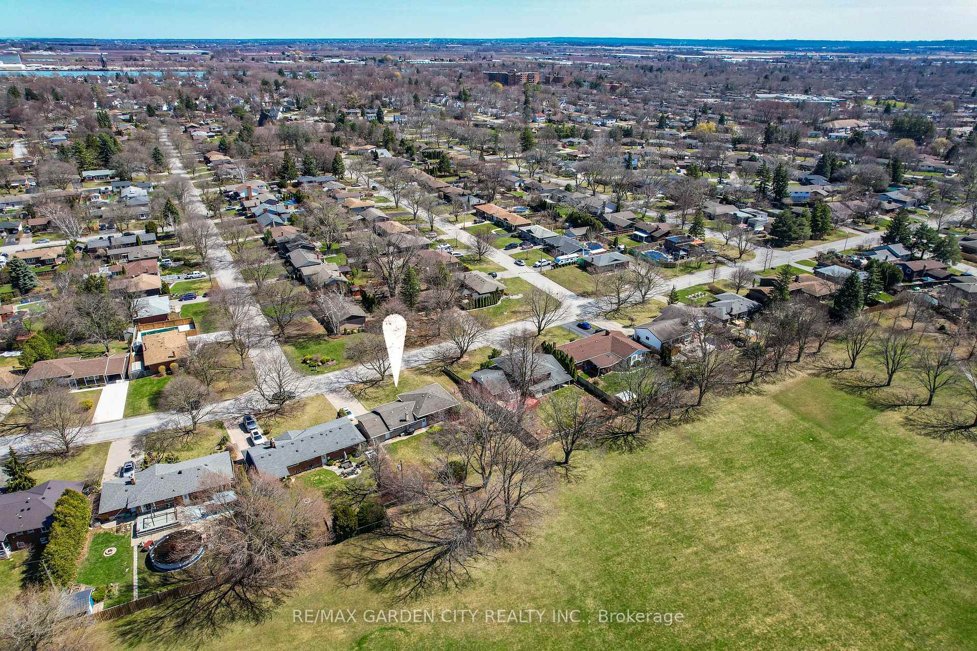 Photo 32 of 51 Richelieu Drive, St. Catharines, Vine/Linwell — HOMEH