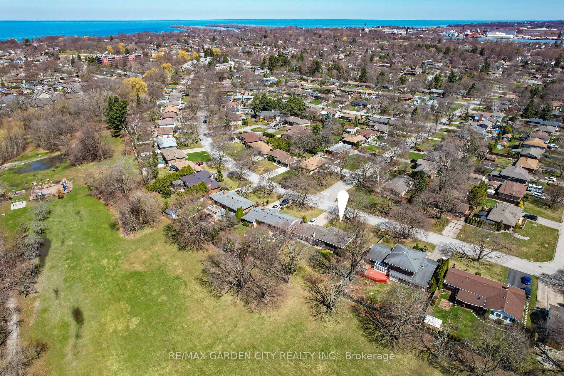 Photo 34 of 51 Richelieu Drive, St. Catharines, Vine/Linwell — HOMEH