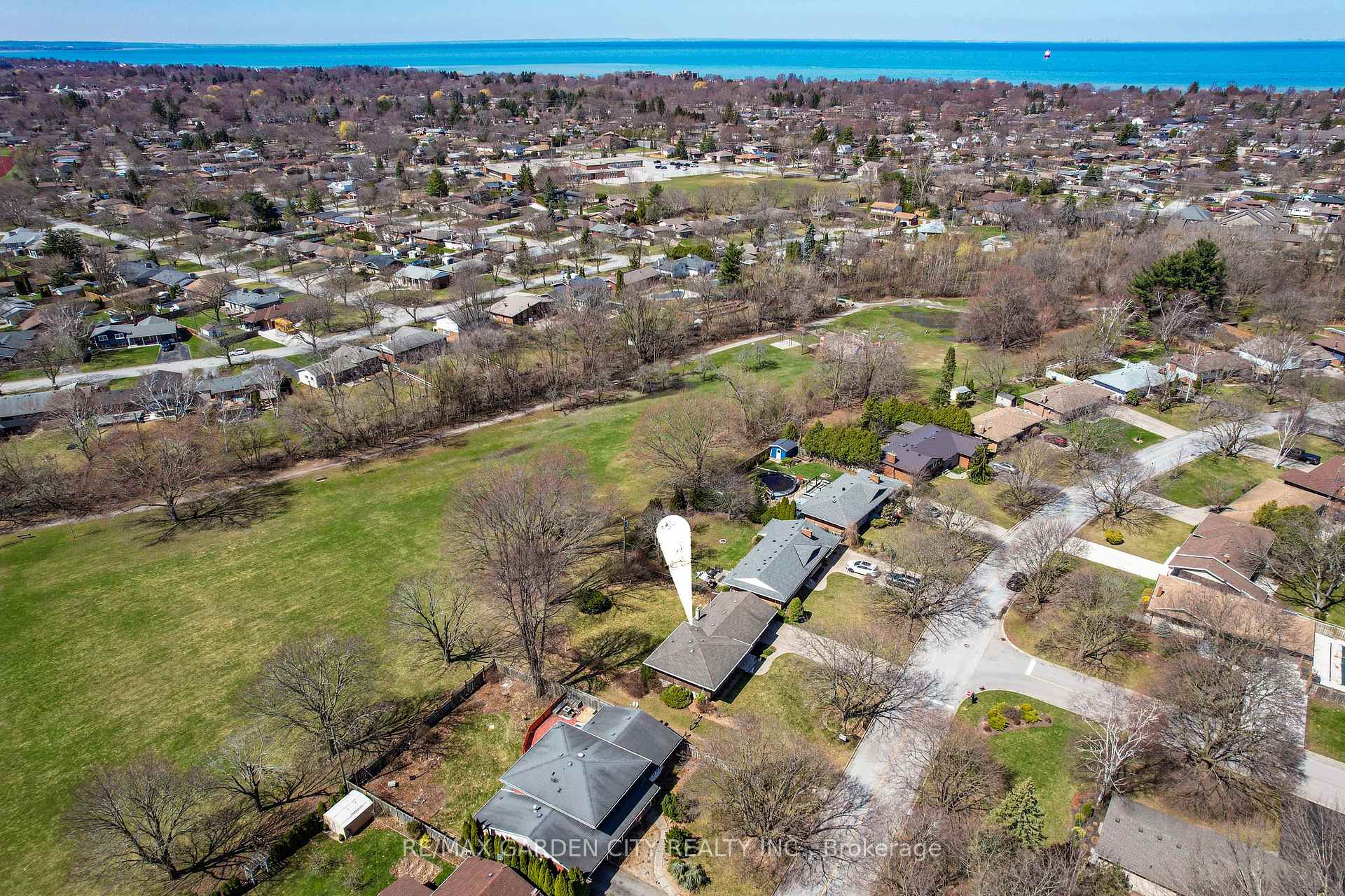 Photo 36 of 51 Richelieu Drive, St. Catharines, Vine/Linwell — HOMEH