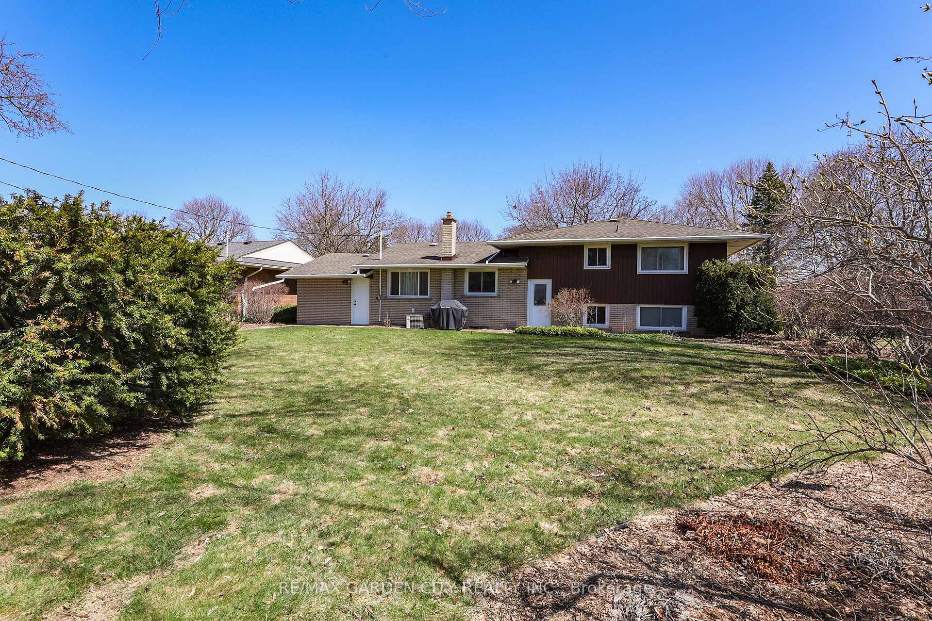 Photo 40 of 51 Richelieu Drive, St. Catharines, Vine/Linwell — HOMEH