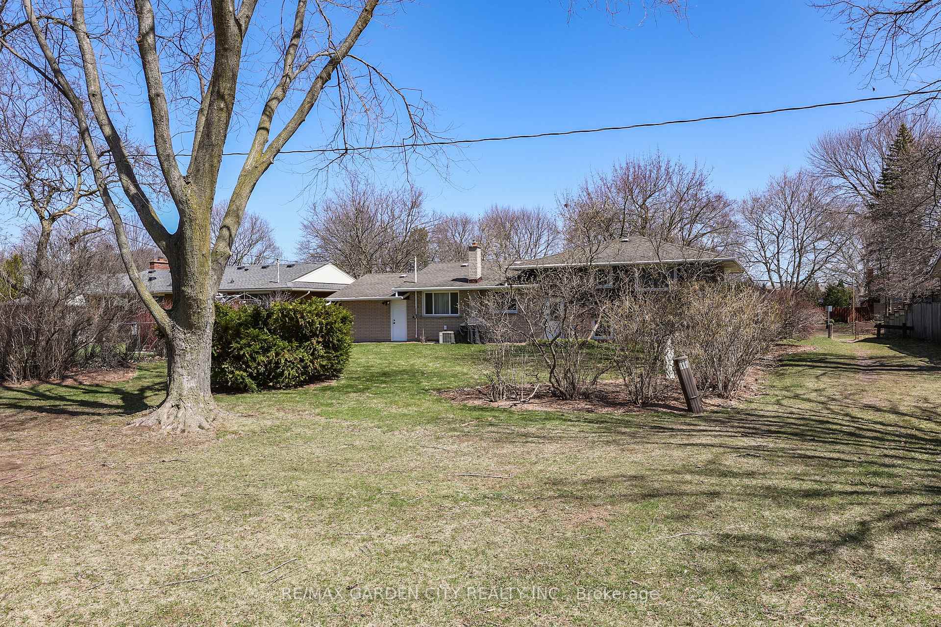 Photo 41 of 51 Richelieu Drive, St. Catharines, Vine/Linwell — HOMEH