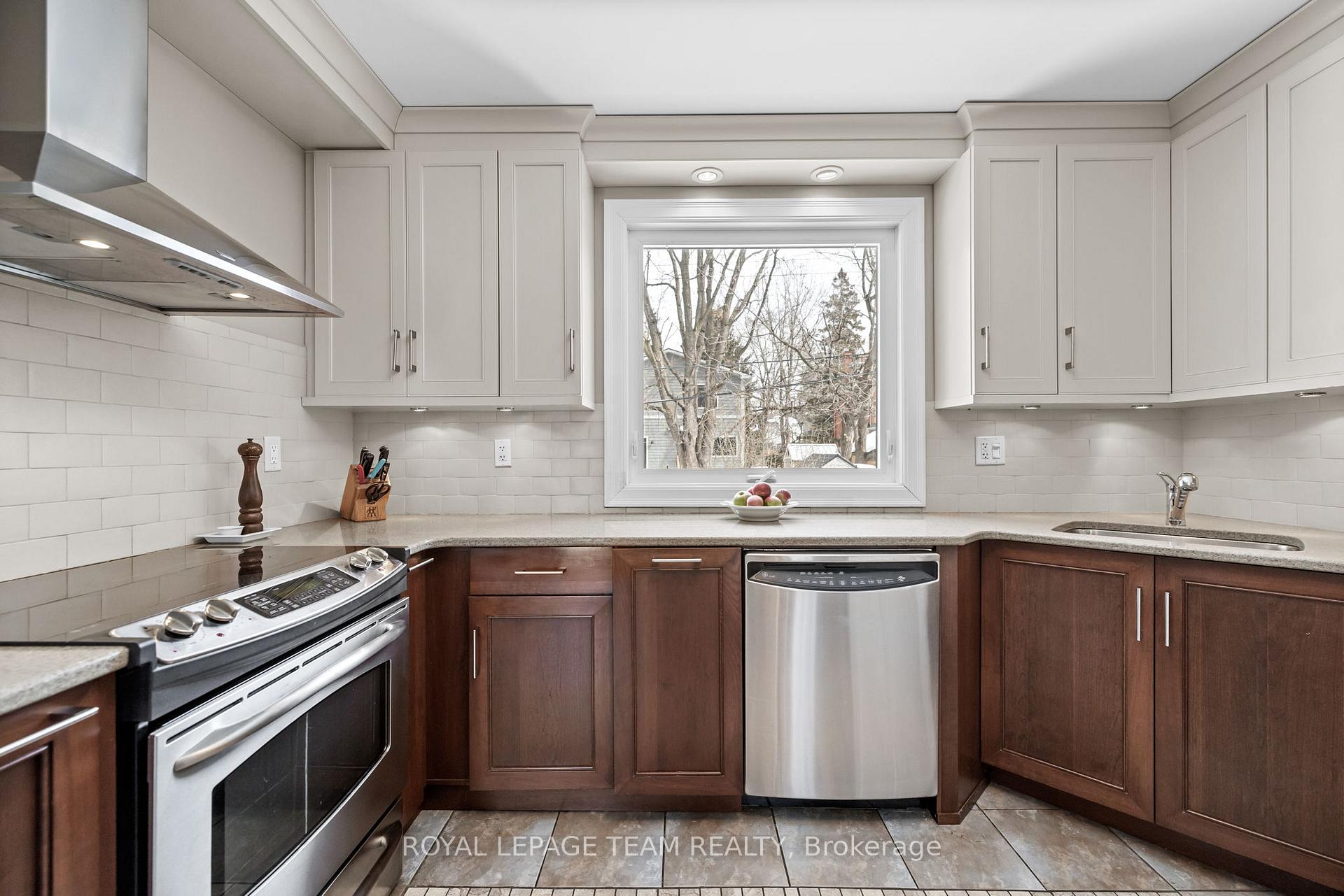 Photo 9 of 485 Mansfield Avenue, Ottawa, McKellar/Highland — HOMEH
