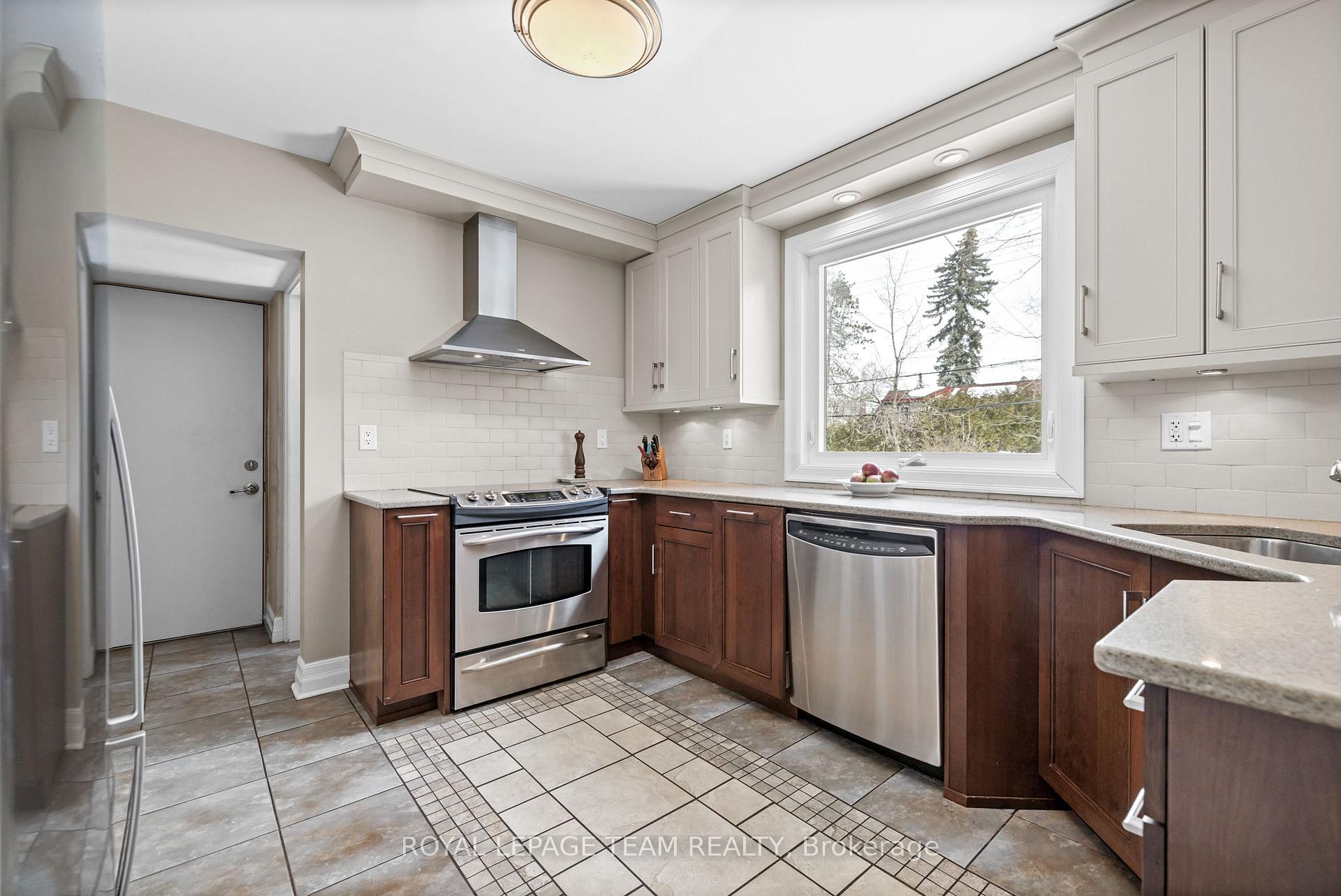 Photo 13 of 485 Mansfield Avenue, Ottawa, McKellar/Highland — HOMEH