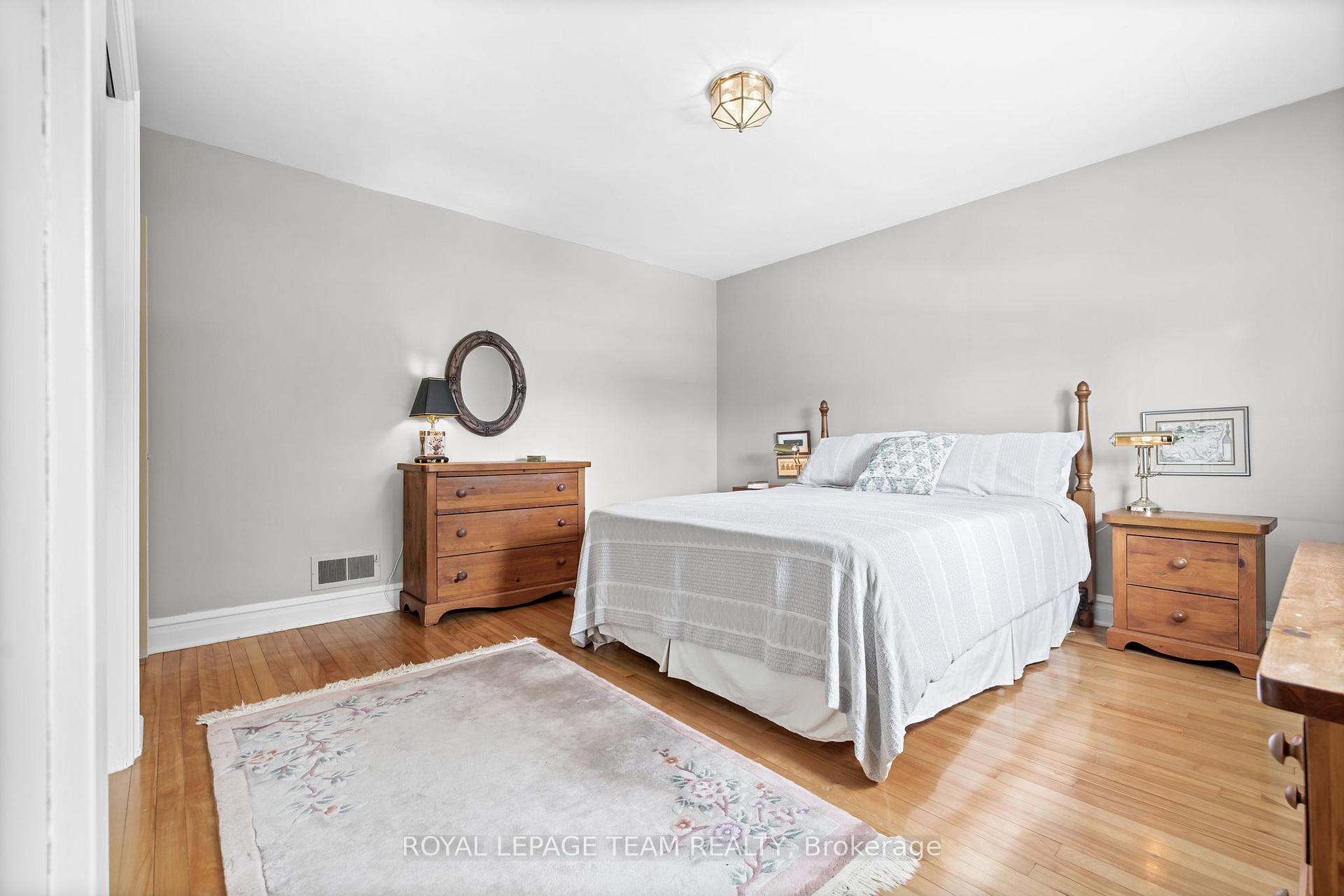 Photo 18 of 485 Mansfield Avenue, Ottawa, McKellar/Highland — HOMEH