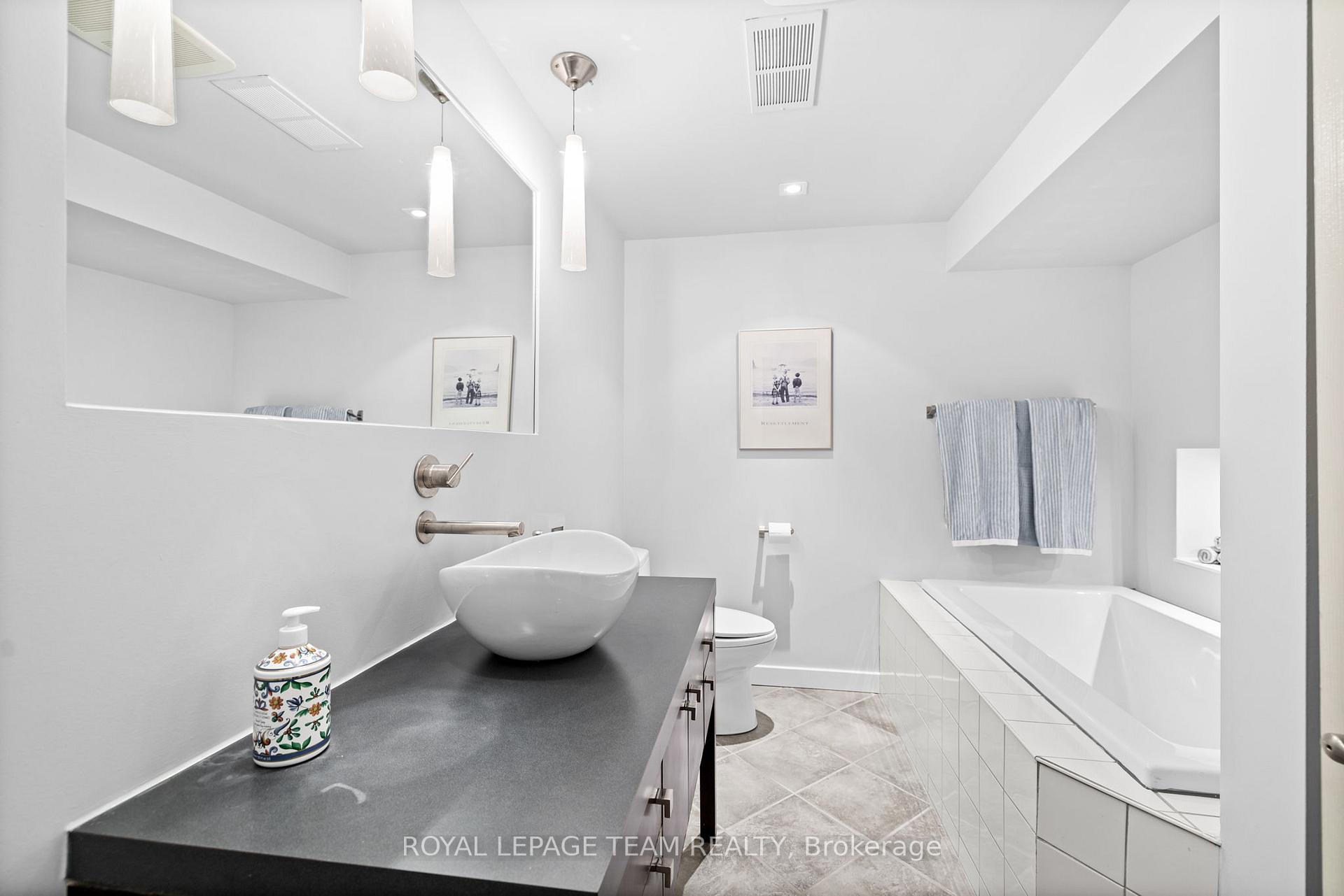 Photo 28 of 485 Mansfield Avenue, Ottawa, McKellar/Highland — HOMEH