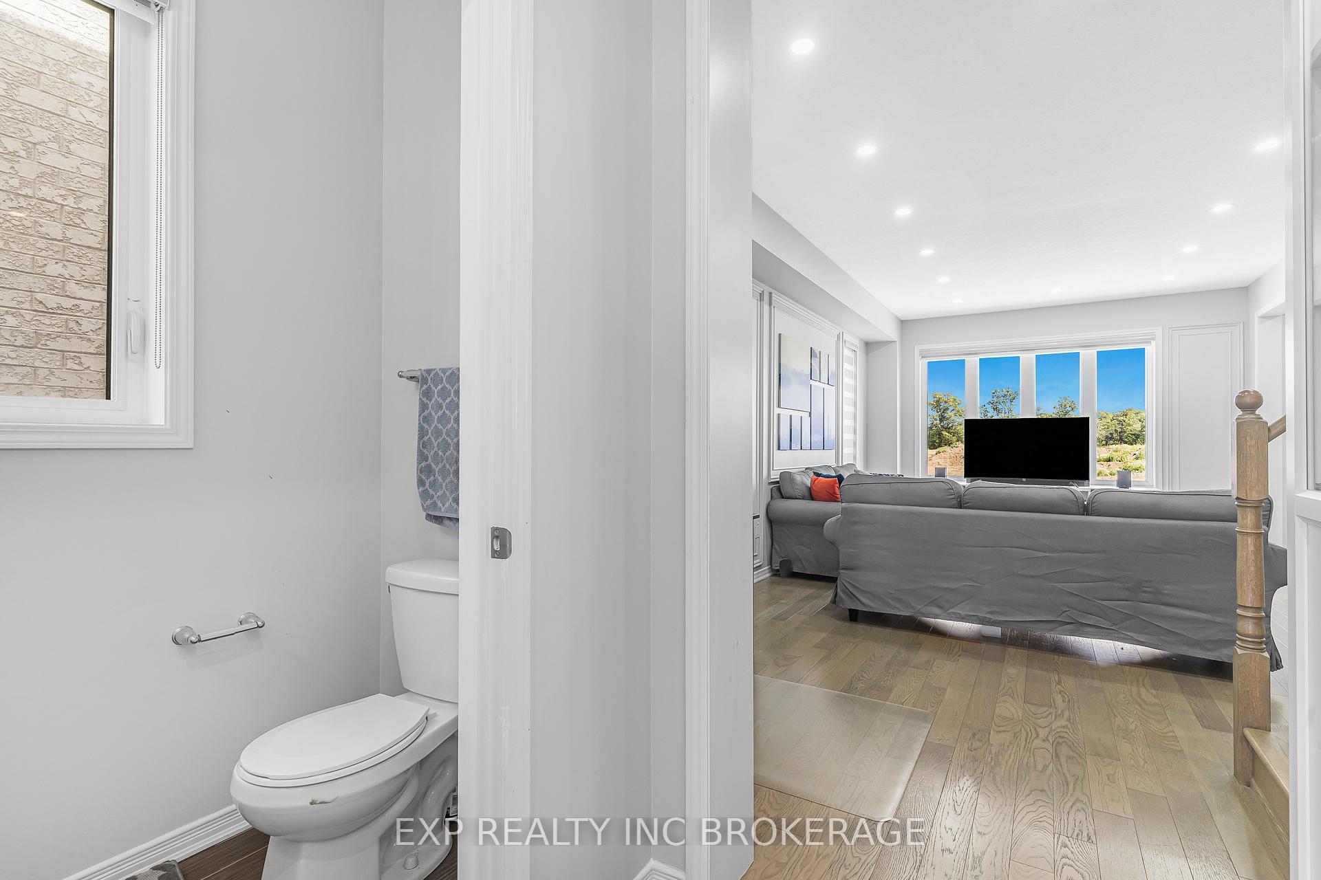 Photo 5 of 7 Hargrove Way, Hamilton, Stoney Creek — HOMEH