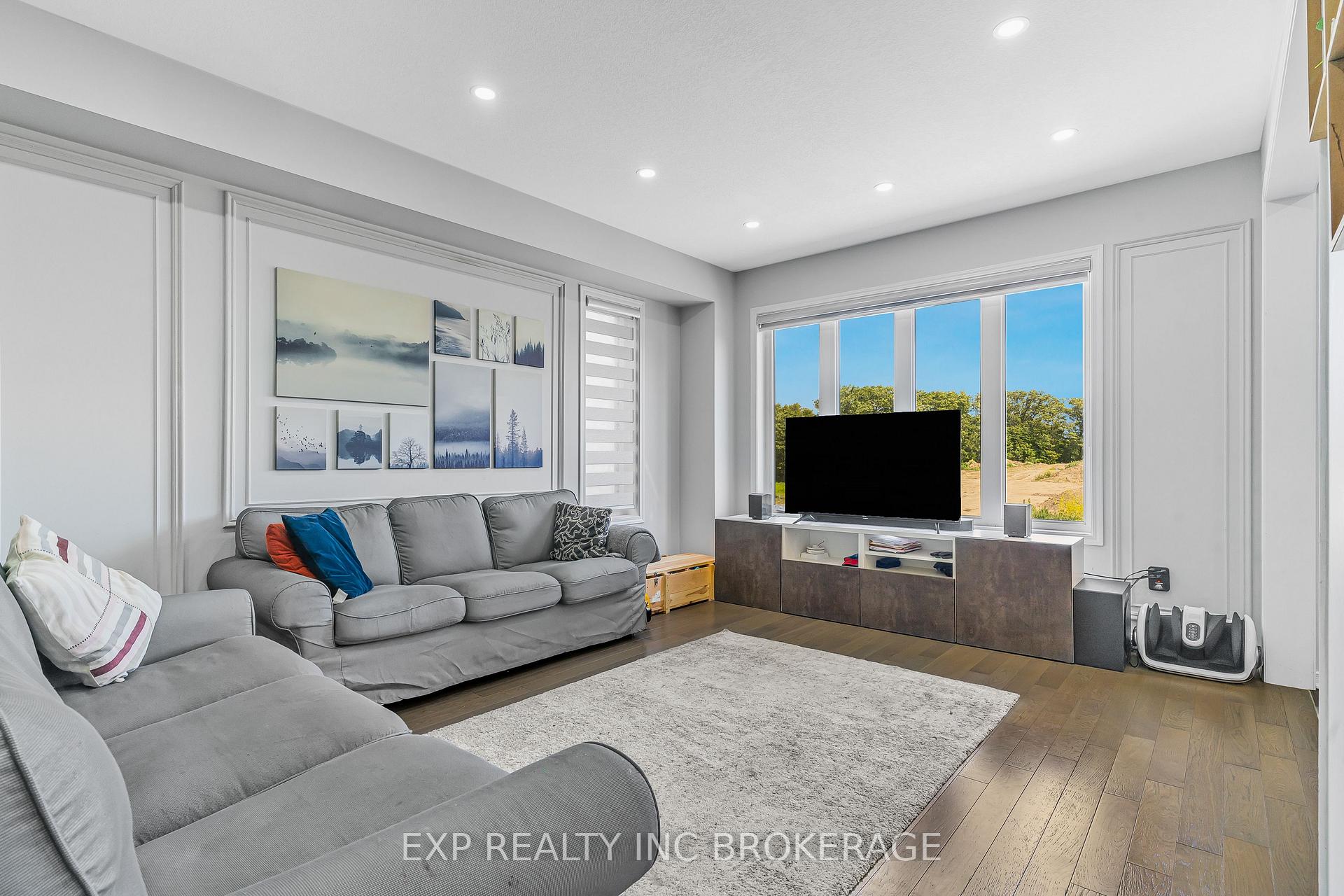 Photo 7 of 7 Hargrove Way, Hamilton, Stoney Creek — HOMEH