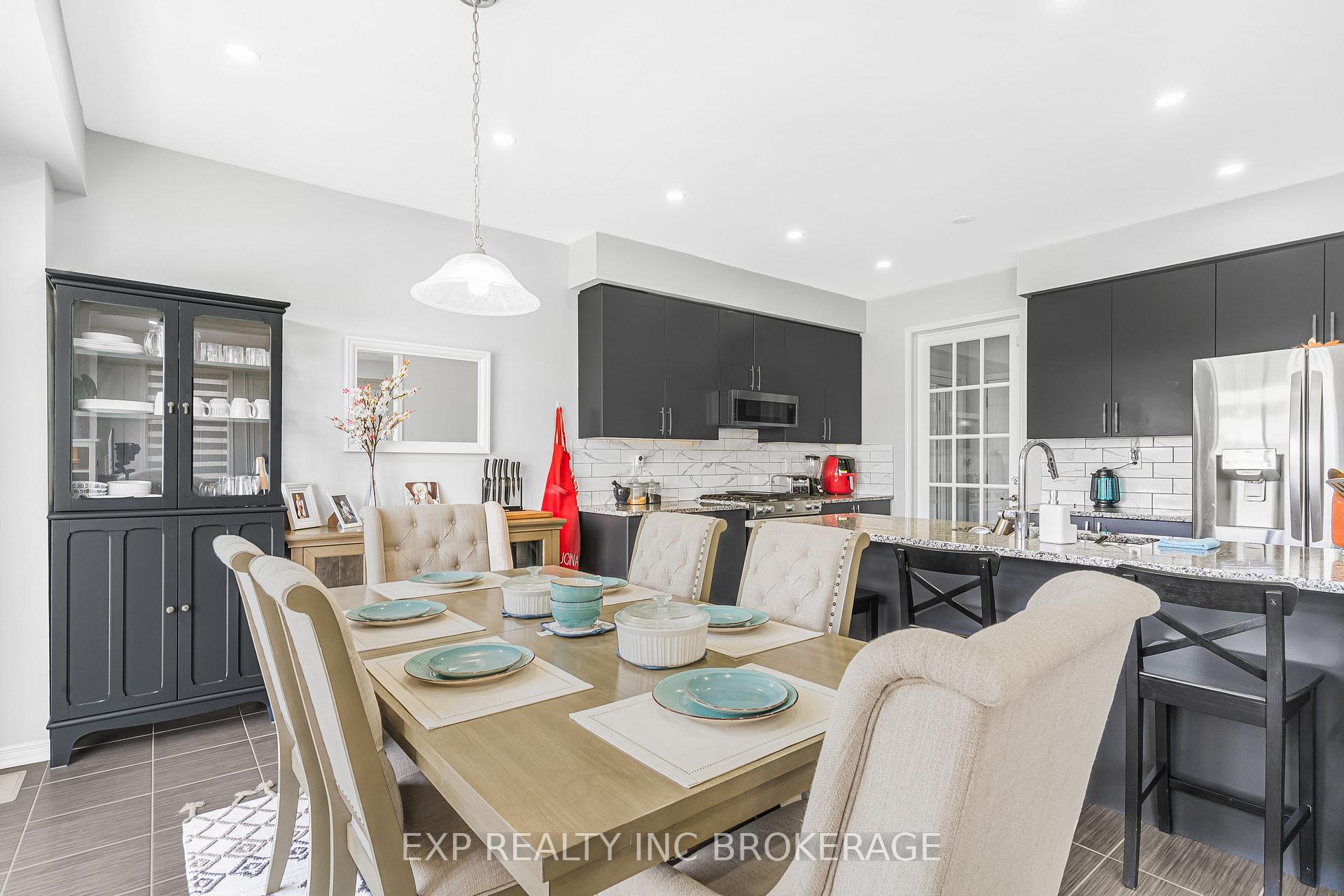 Photo 11 of 7 Hargrove Way, Hamilton, Stoney Creek — HOMEH