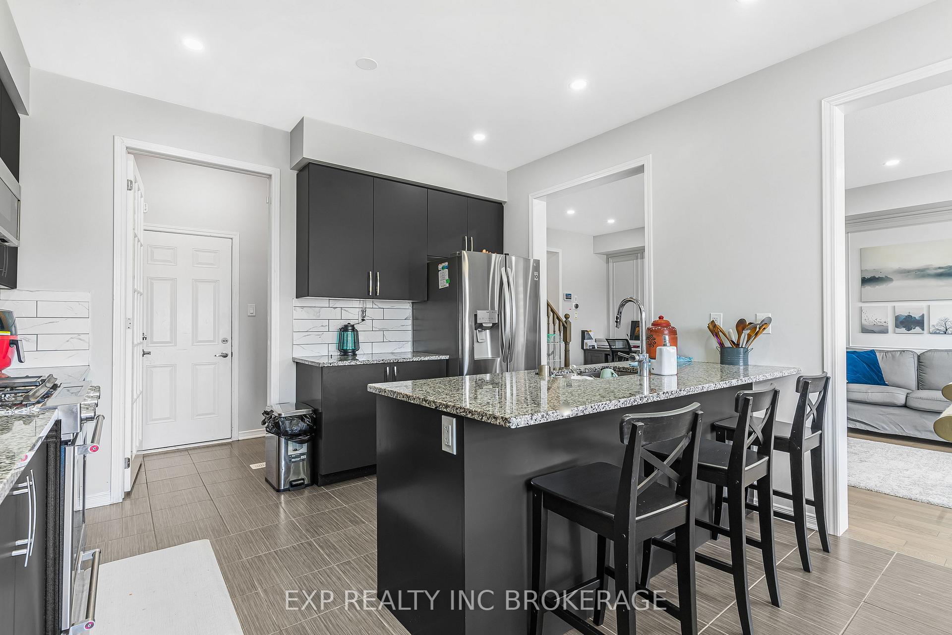 Photo 14 of 7 Hargrove Way, Hamilton, Stoney Creek — HOMEH