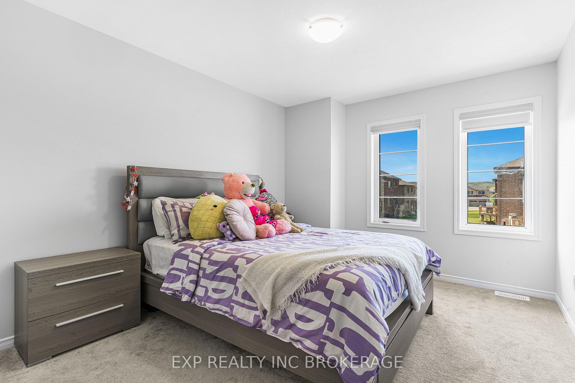 Photo 18 of 7 Hargrove Way, Hamilton, Stoney Creek — HOMEH