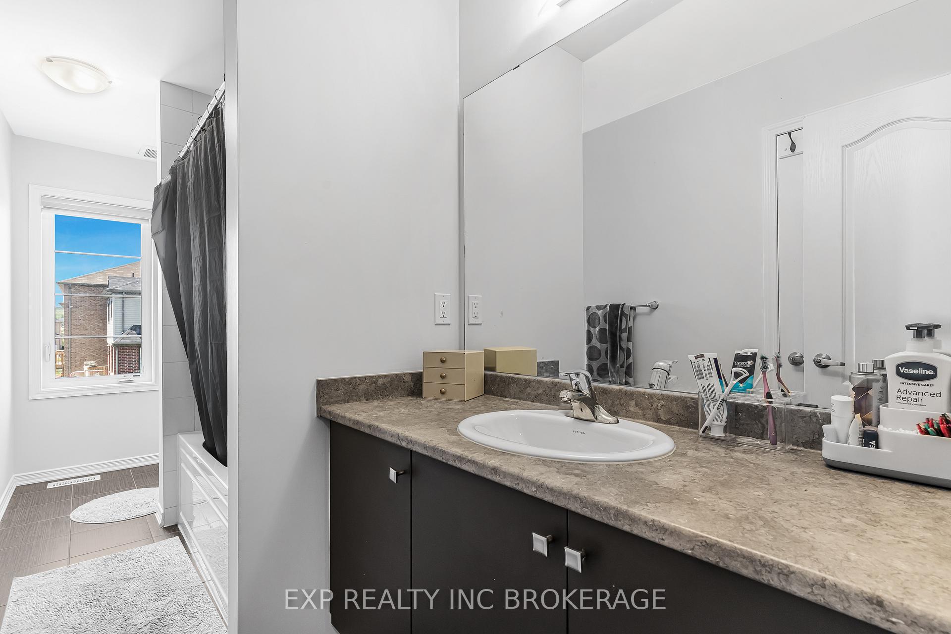 Photo 20 of 7 Hargrove Way, Hamilton, Stoney Creek — HOMEH