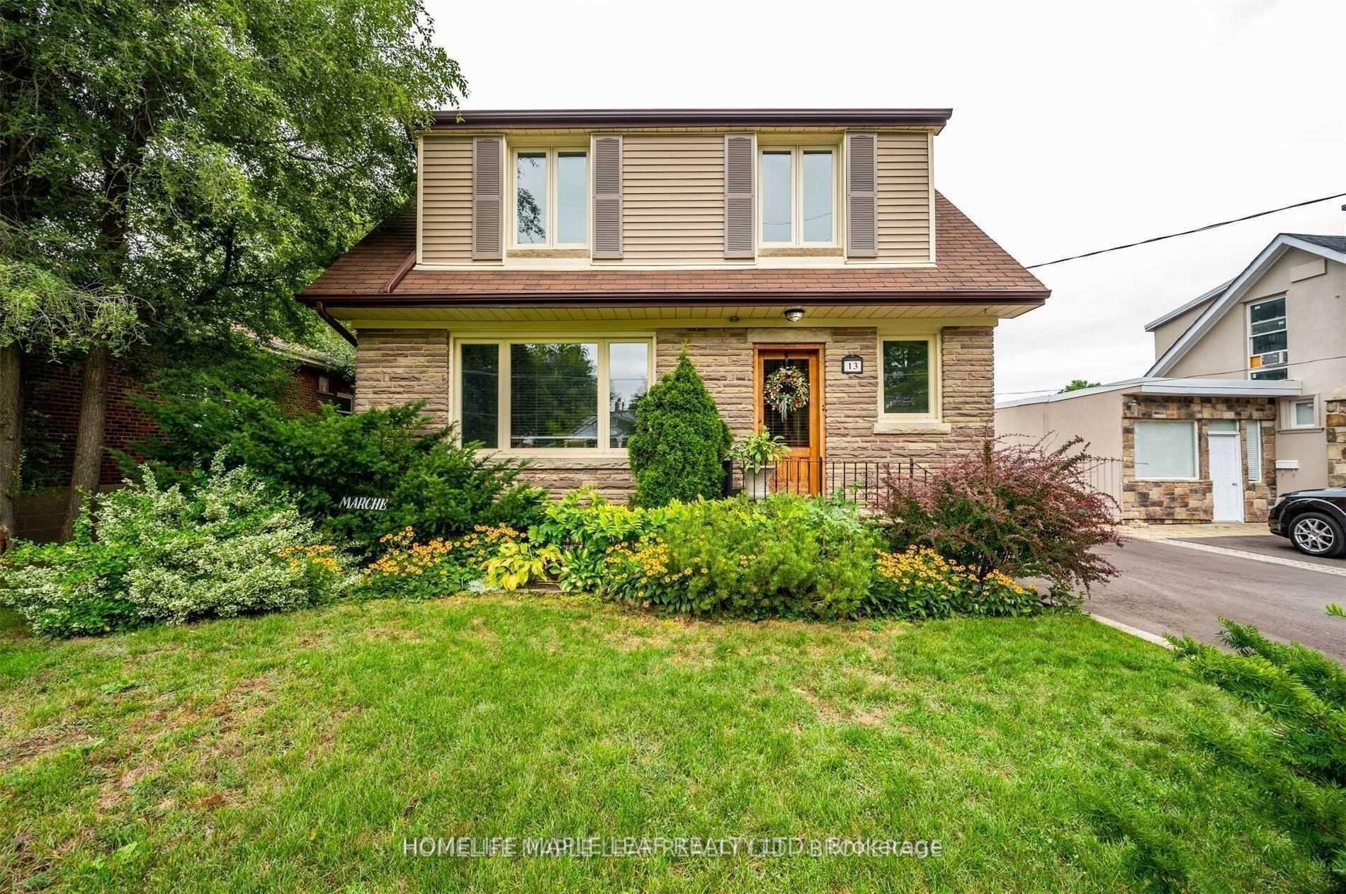 Photo 2 of 13 Harold Street, Brampton, Downtown Brampton — HOMEH