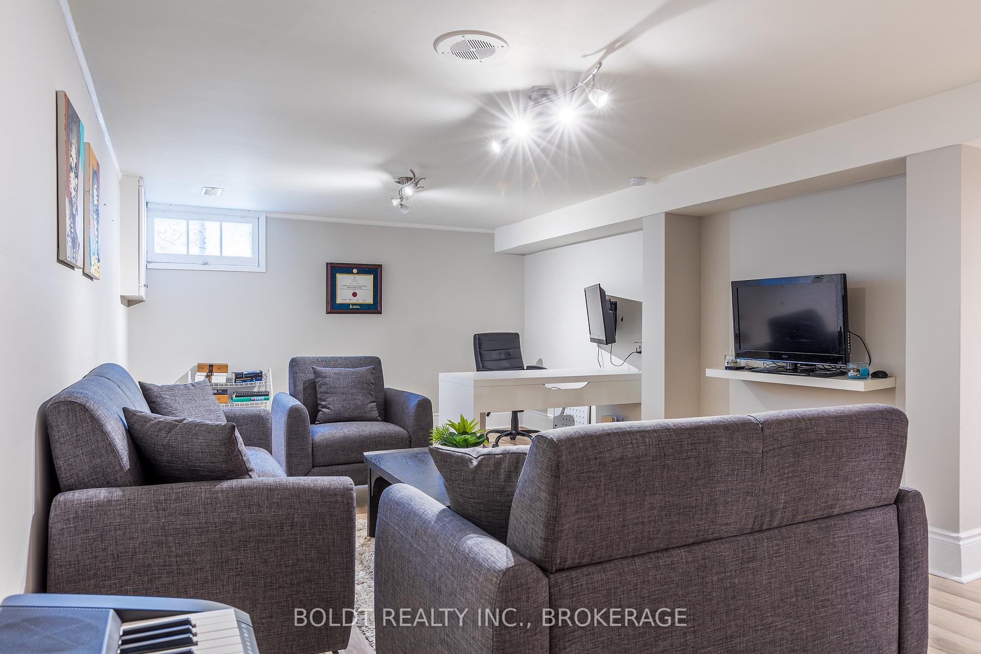 Photo 27 of 98 Shakespeare Avenue, St. Catharines, Haig — HOMEH