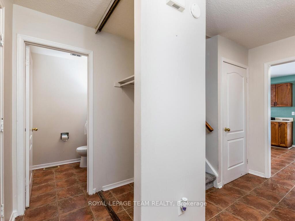Photo 4 of 37 Denham Way, Ottawa, Stittsville (Central) — HOMEH