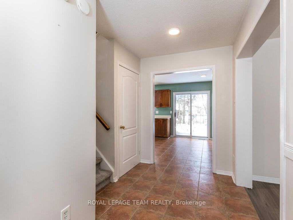 Photo 5 of 37 Denham Way, Ottawa, Stittsville (Central) — HOMEH