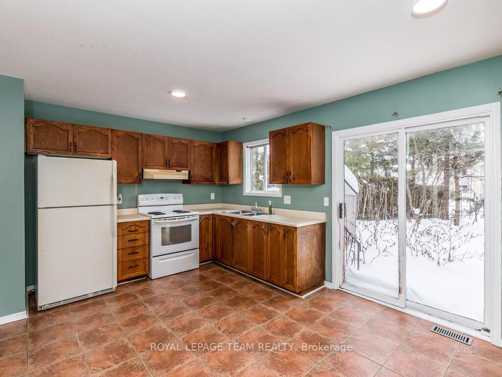Photo 9 of 37 Denham Way, Ottawa, Stittsville (Central) — HOMEH