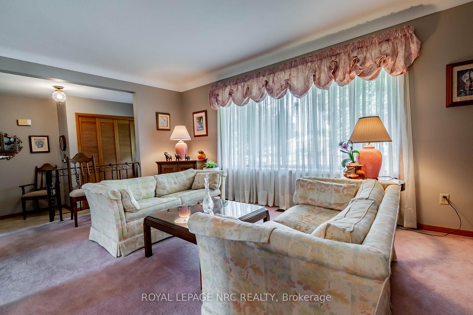 Photo 5 of 48 Prince Charles Drive, St. Catharines, Lakeport — HOMEH