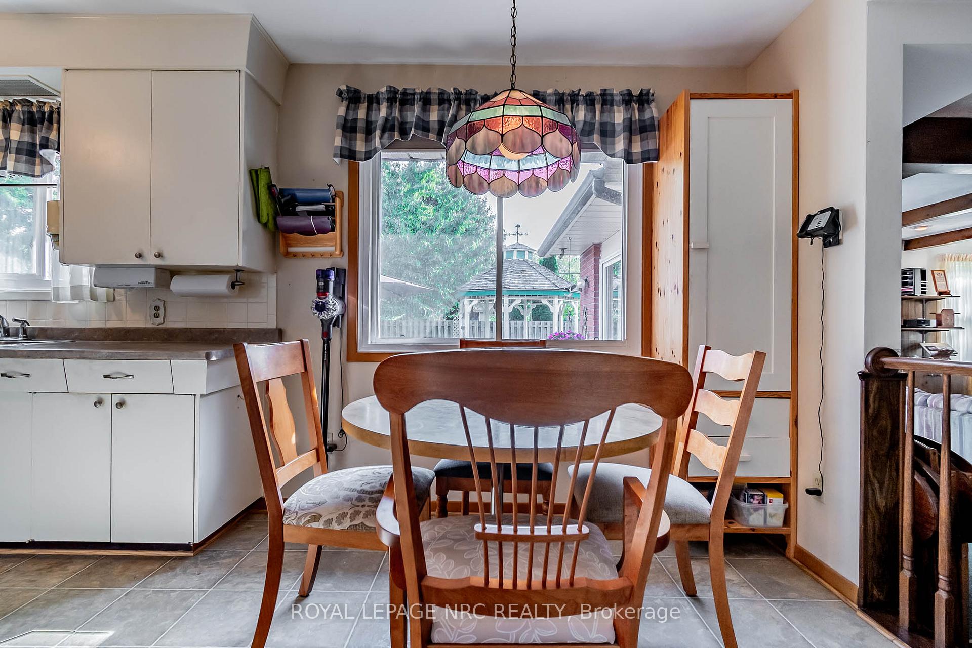 Photo 10 of 48 Prince Charles Drive, St. Catharines, Lakeport — HOMEH